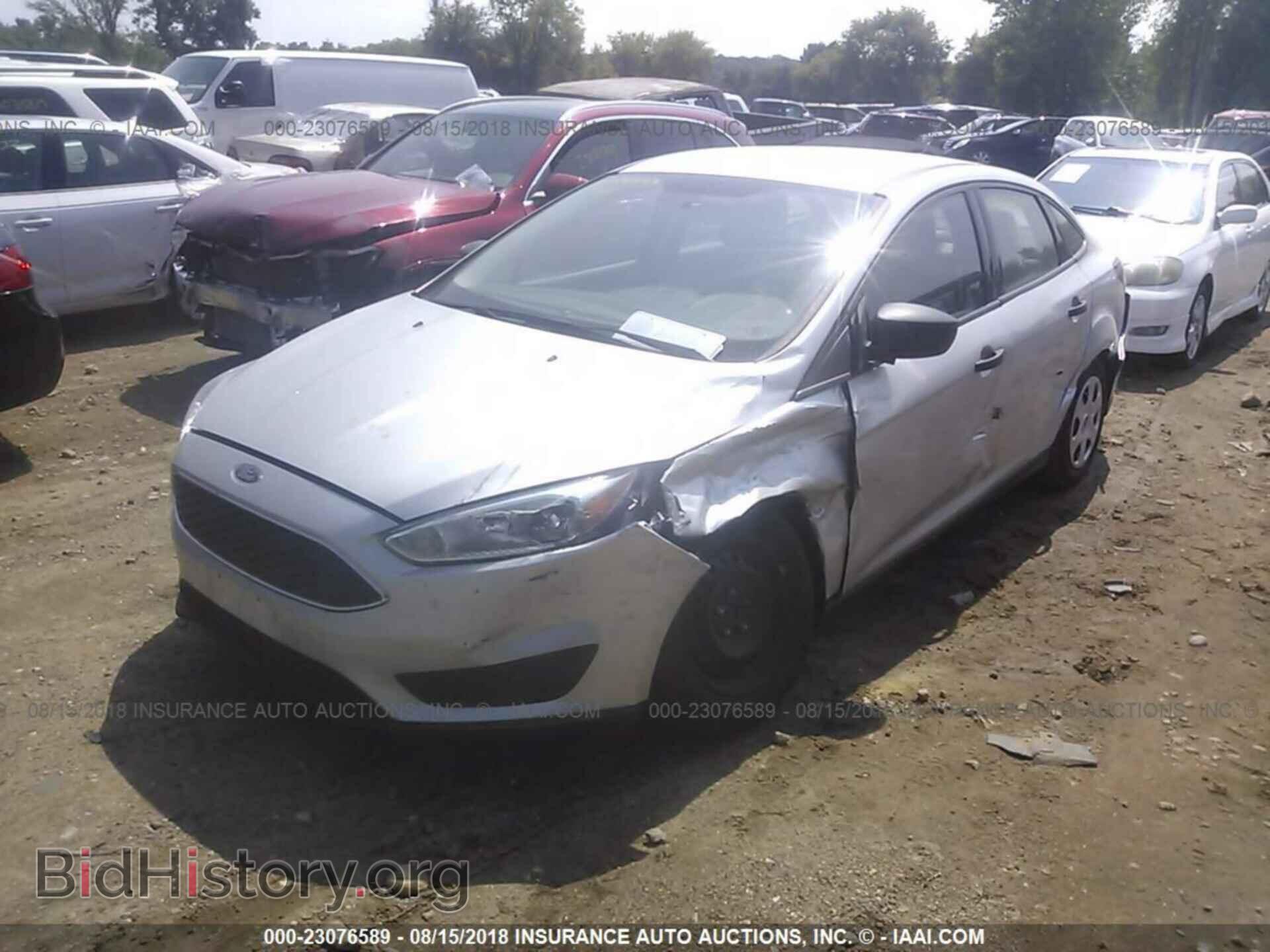 2016 Ford Focus - VIN: 1FADP3E21GL209027 - Photo 2
