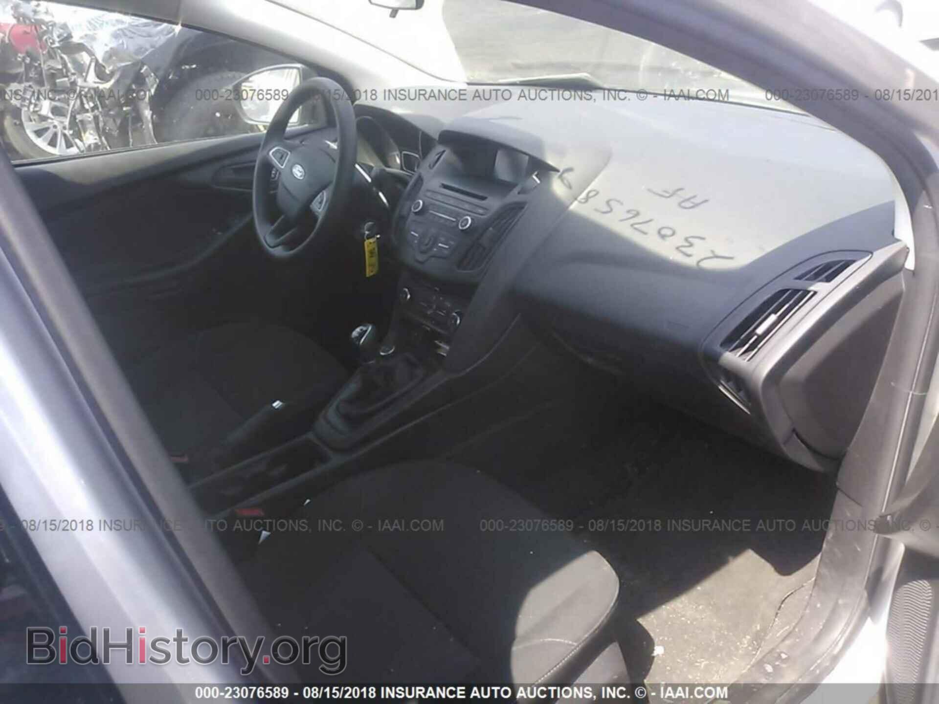 2016 Ford Focus - VIN: 1FADP3E21GL209027 - Photo 5