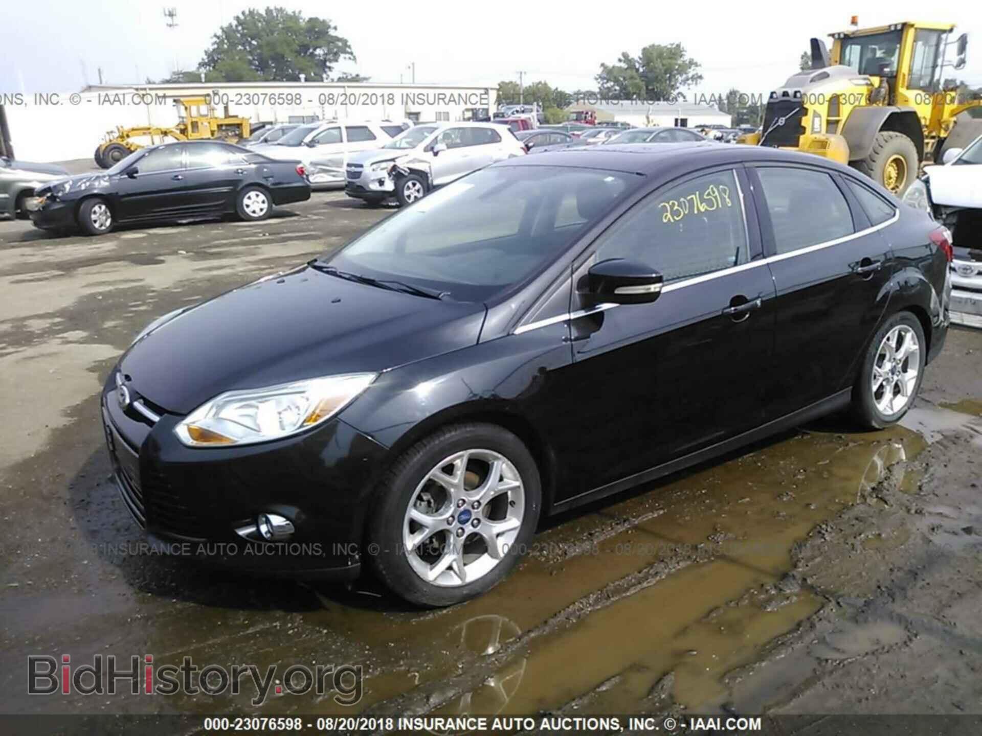 2012 Ford Focus - VIN: 1FAHP3H29CL109619 - Photo 2