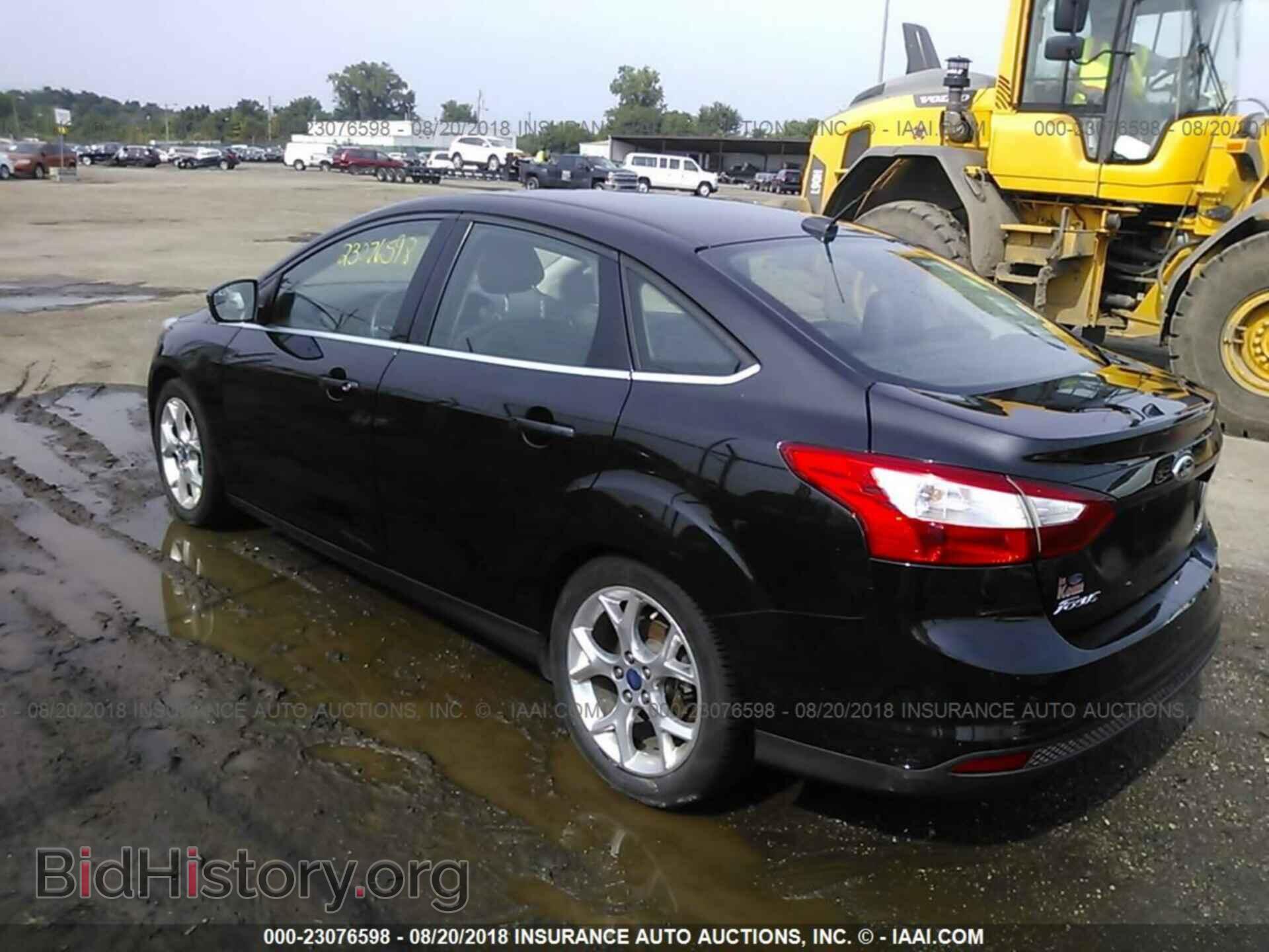 2012 Ford Focus - VIN: 1FAHP3H29CL109619 - Photo 3