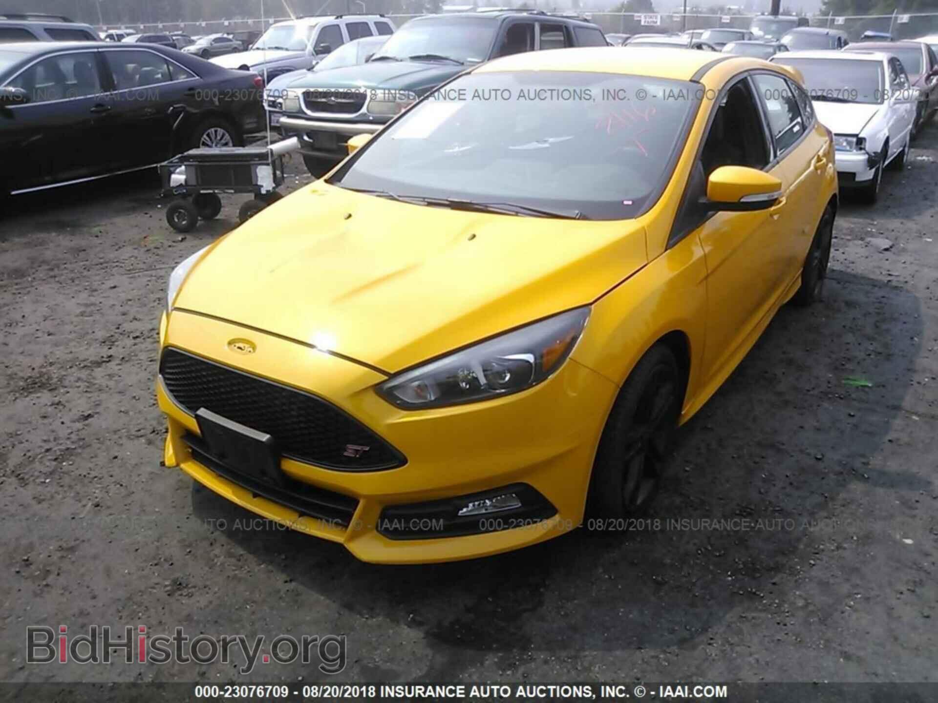 2016 Ford Focus - VIN: 1FADP3L93GL380636 - Фото 2