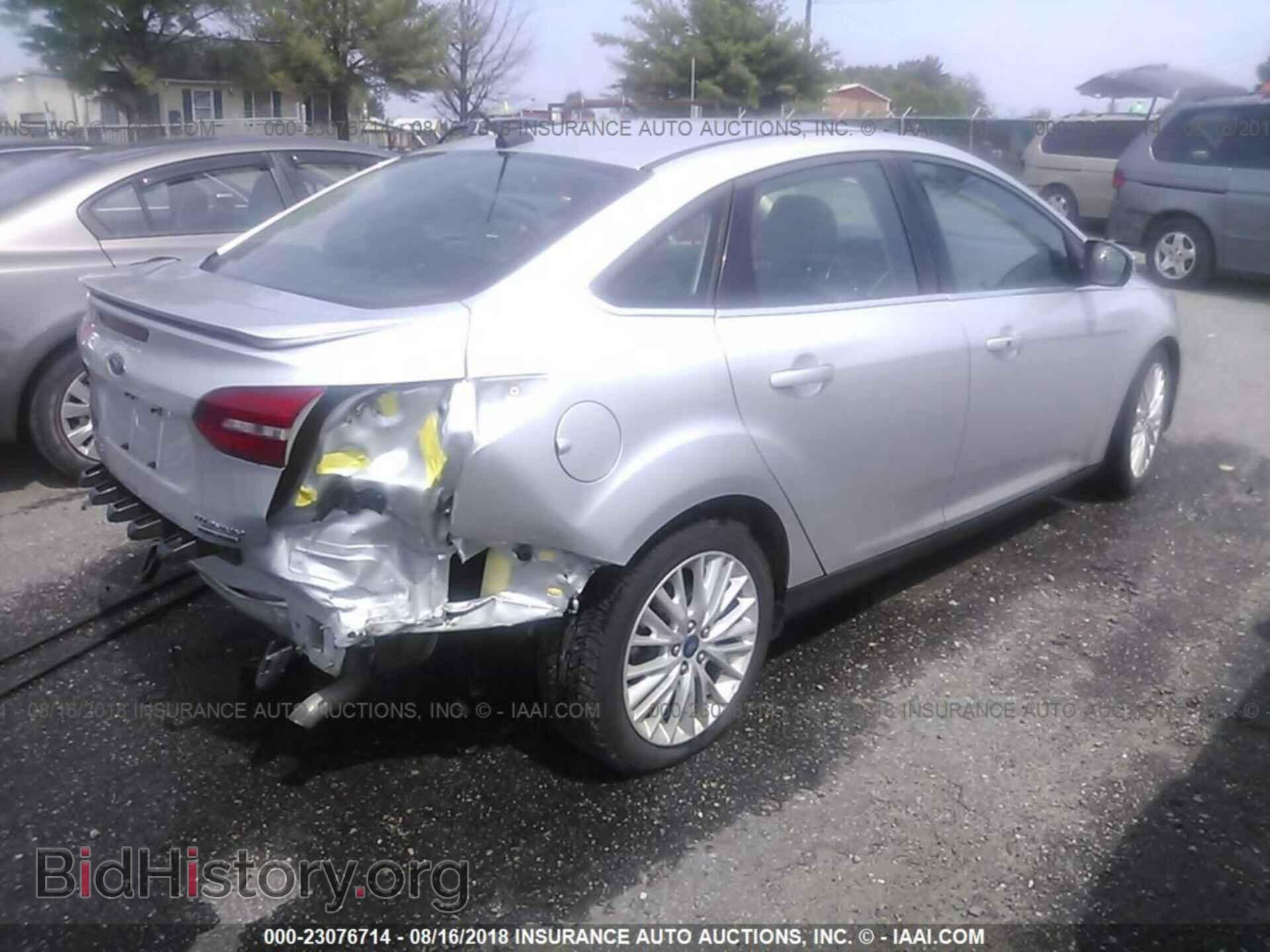 2015 Ford Focus - VIN: 1FADP3J21FL200753 - Photo 4