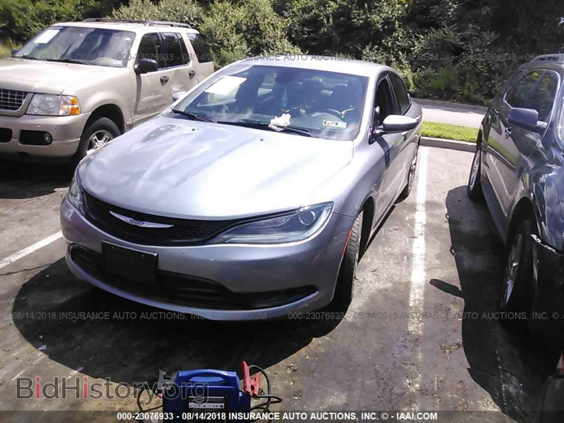 2015 Chrysler 200 - VIN: 1C3CCCBB7FN726071 - Photo 2