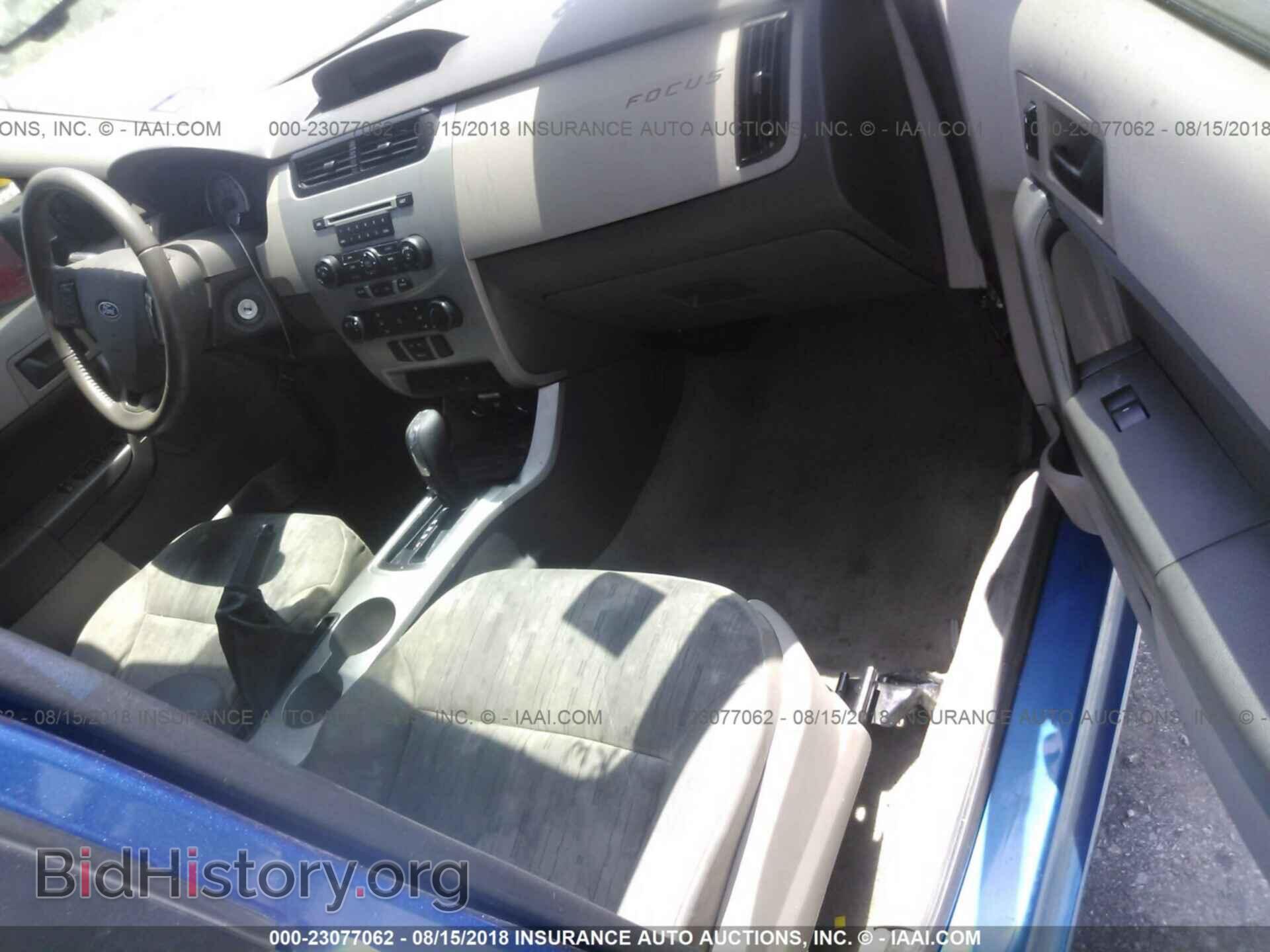 2011 Ford Focus - VIN: 1FAHP3FNXBW202370 - Фото 5