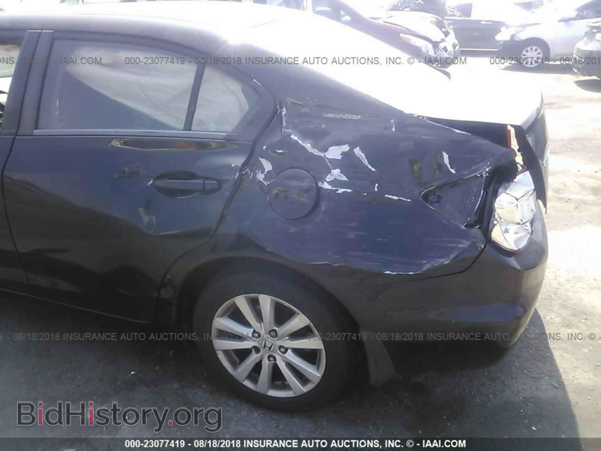 2012 Honda Civic - VIN: 19XFB2F82CE306755 - Photo 6