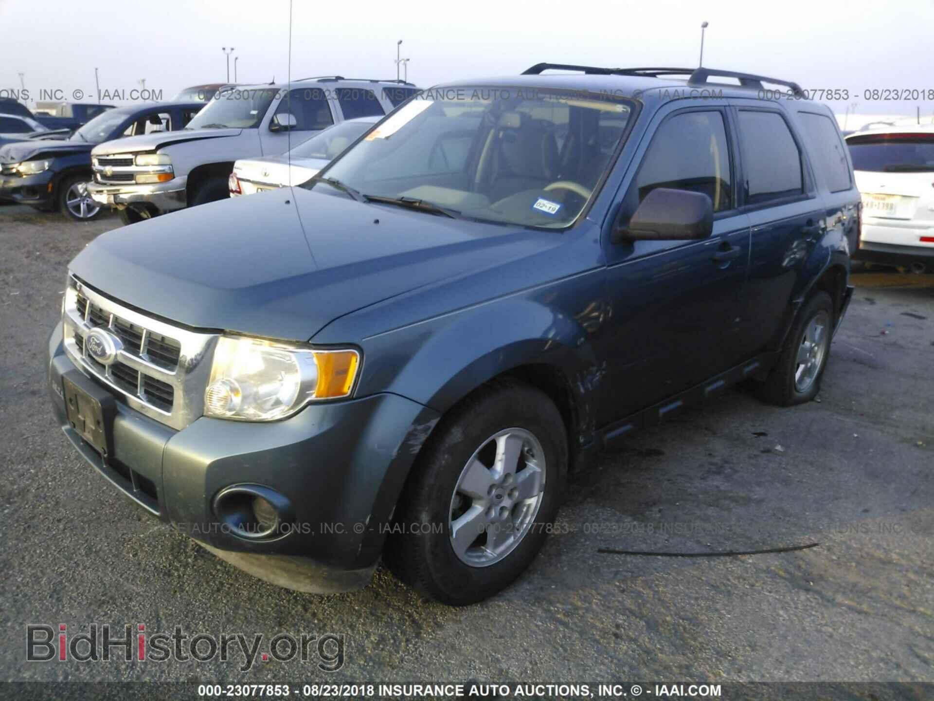 2011 Ford Escape - VIN: 1FMCU0C74BKB97591 - Photo 2