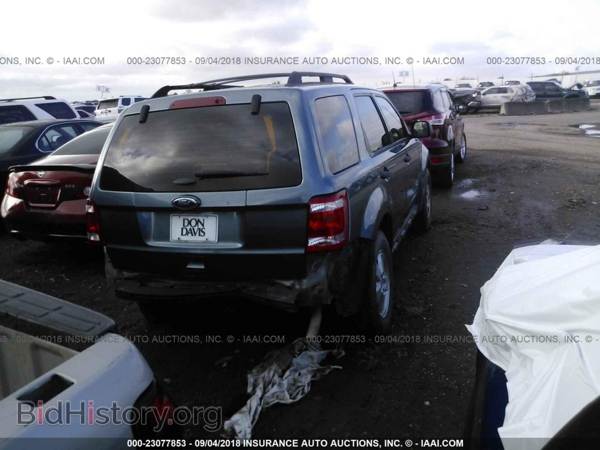 2011 Ford Escape - VIN: 1FMCU0C74BKB97591 - Photo 4