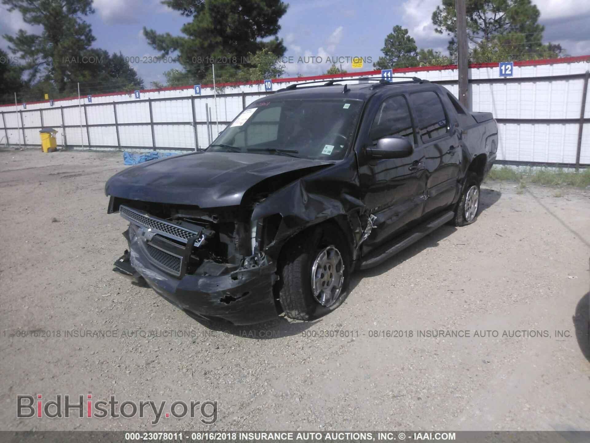 2011 Chevrolet Avalanche - VIN: 3GNMCEE09BG146305 - Фото 2