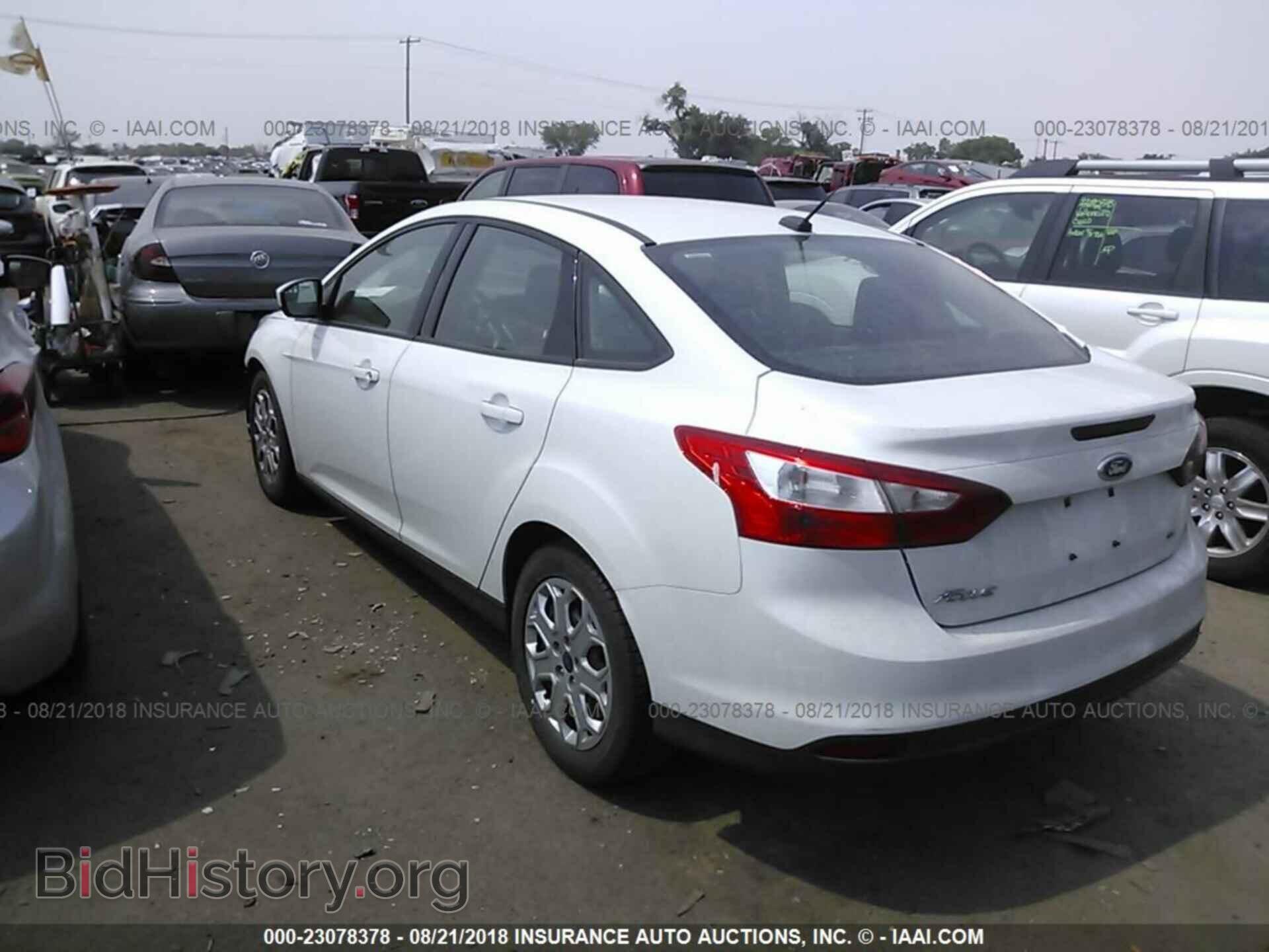 2012 Ford Focus - VIN: 1FAHP3F28CL162489 - Photo 3