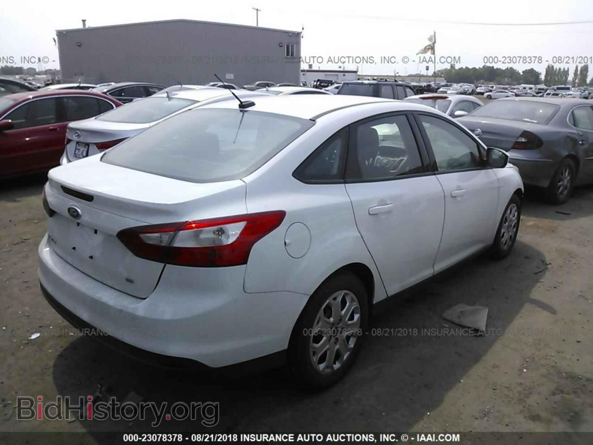 2012 Ford Focus - VIN: 1FAHP3F28CL162489 - Photo 4