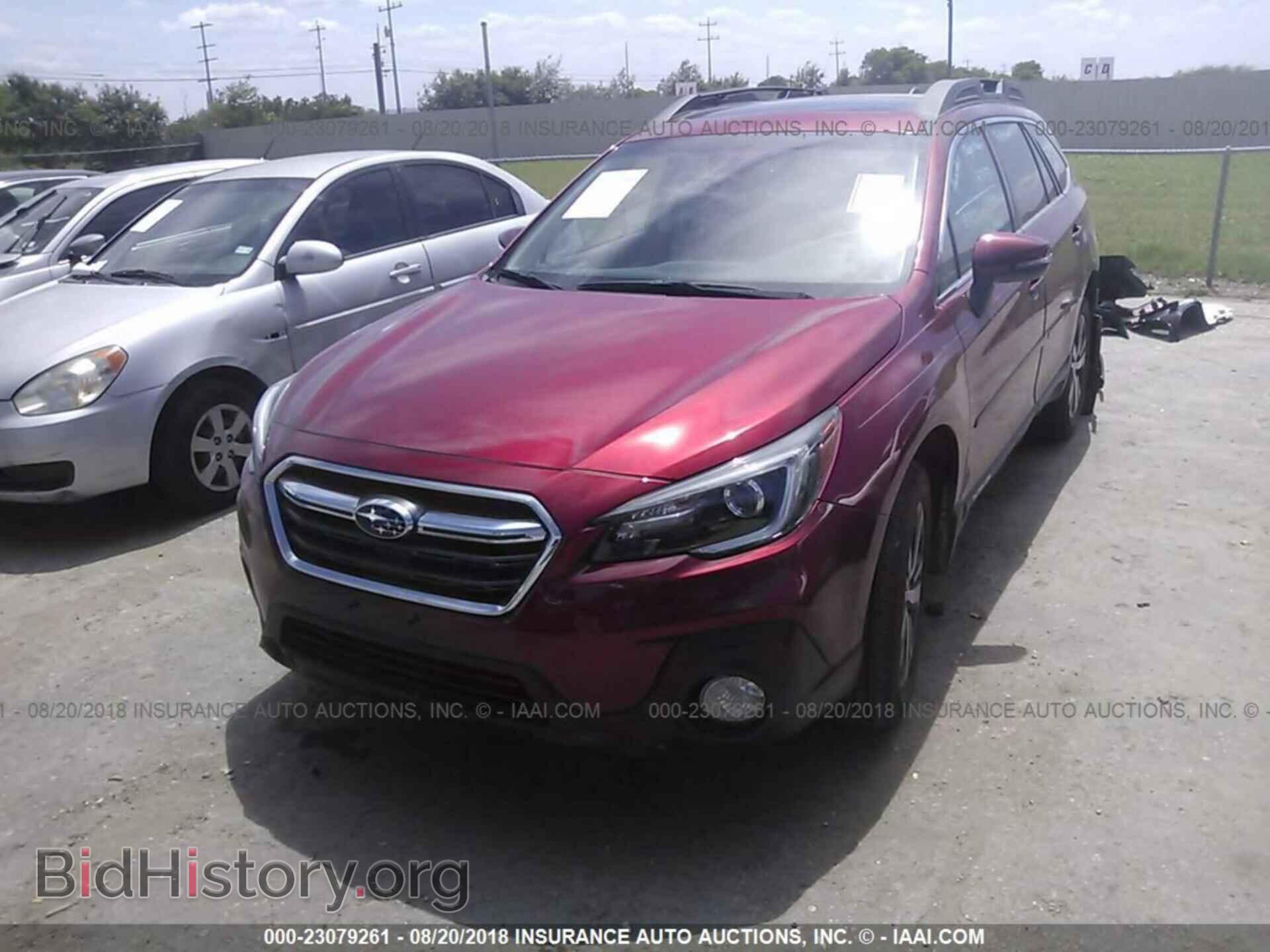 2018 Subaru Outback - VIN: 4S4BSANC1J3324176 - Фото 2