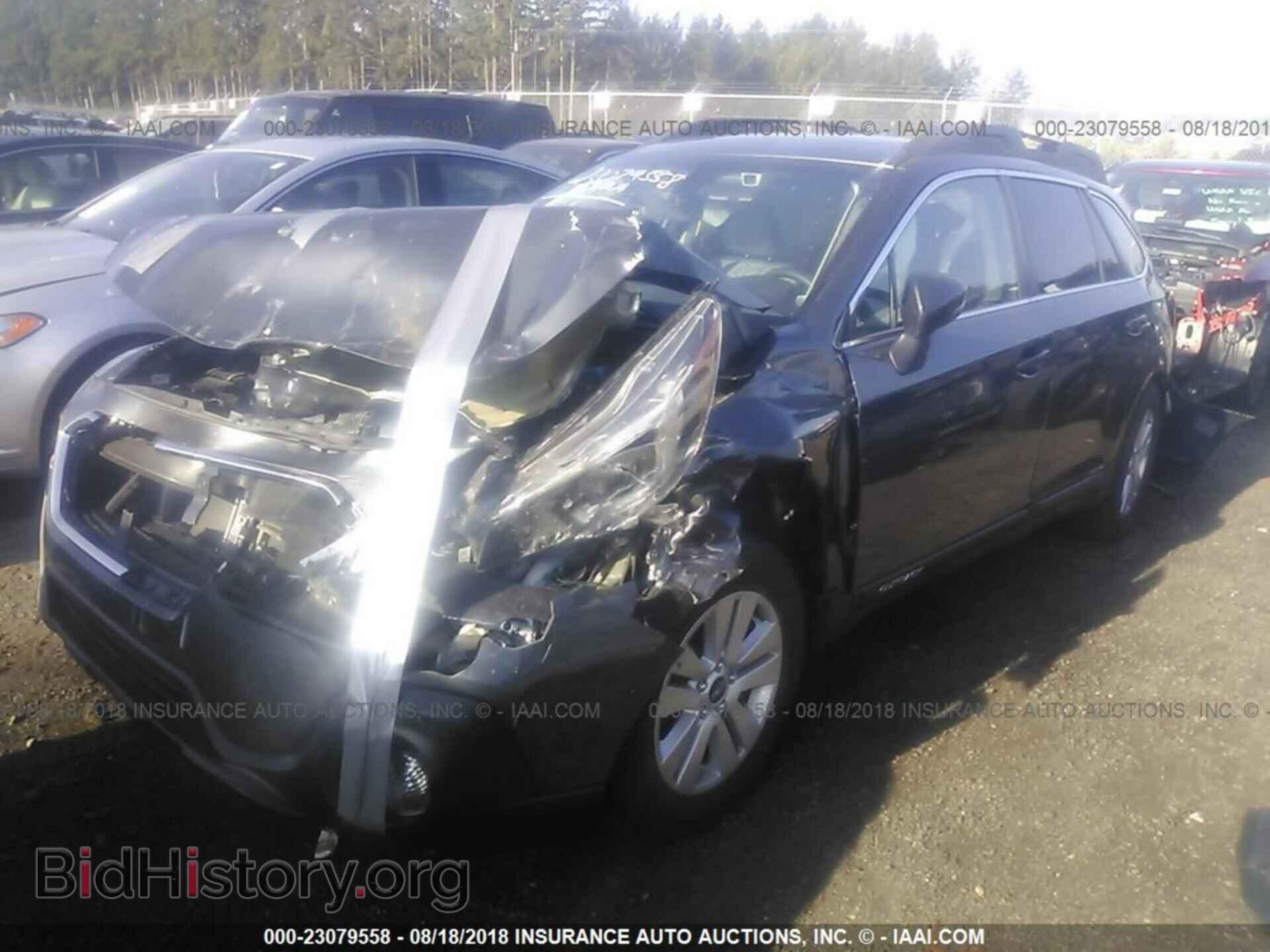 2018 Subaru Outback - VIN: 4S4BSAHC5J3305433 - Фото 2