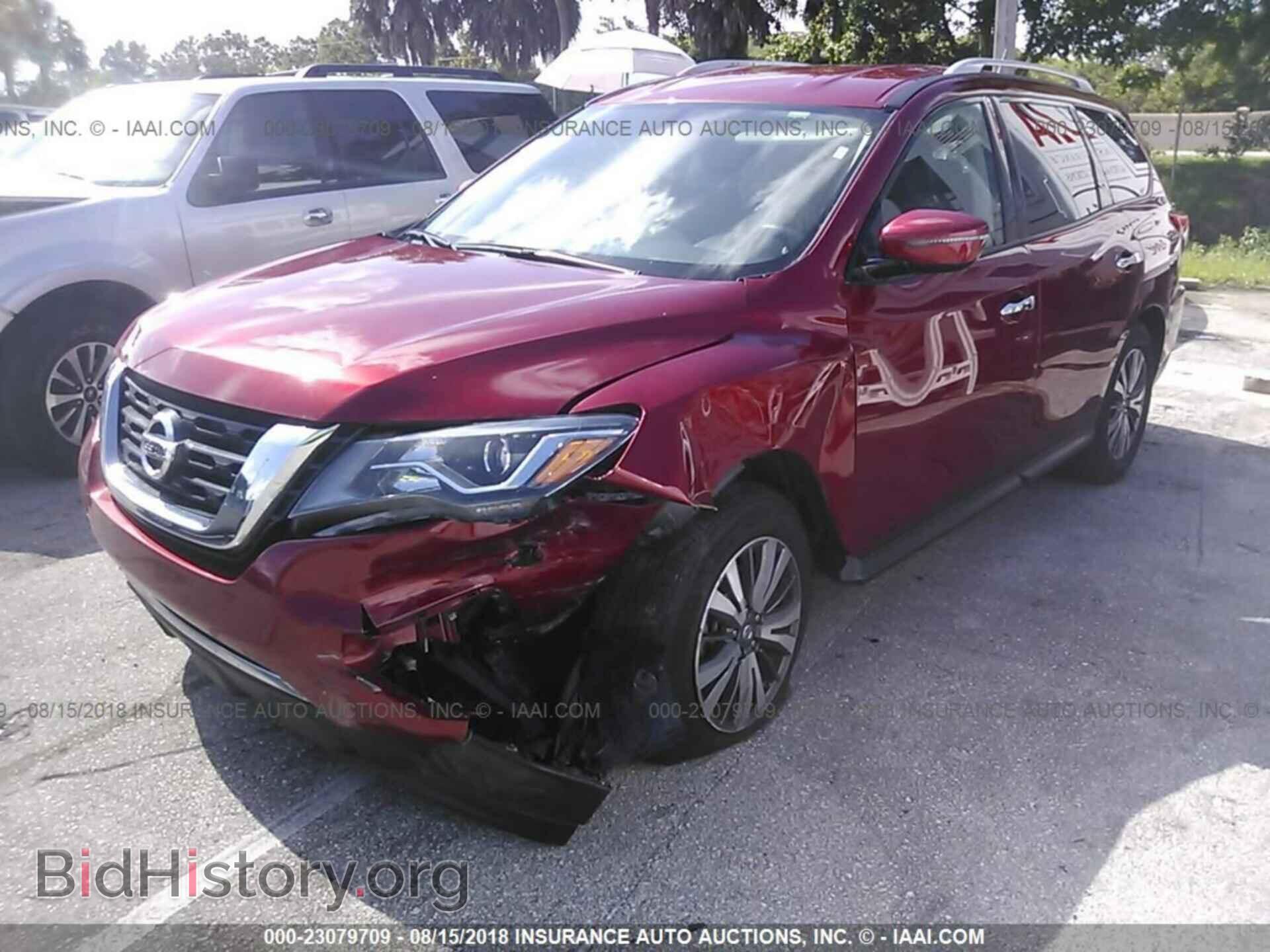 2017 Nissan Pathfinder - VIN: 5N1DR2MM5HC667555 - Фото 2