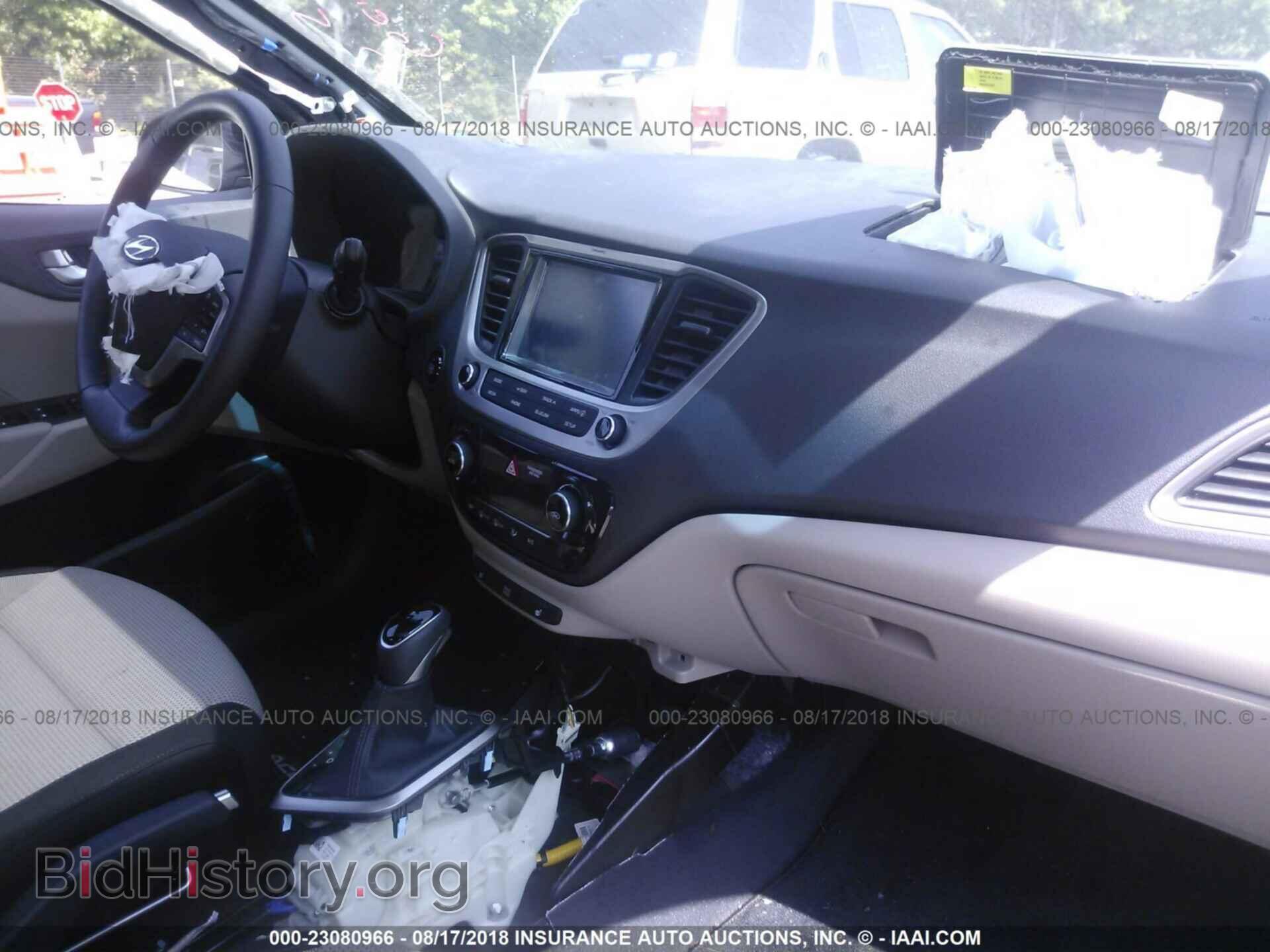2018 Hyundai Accent - VIN: 3KPC34A34JE018451 - Фото 5