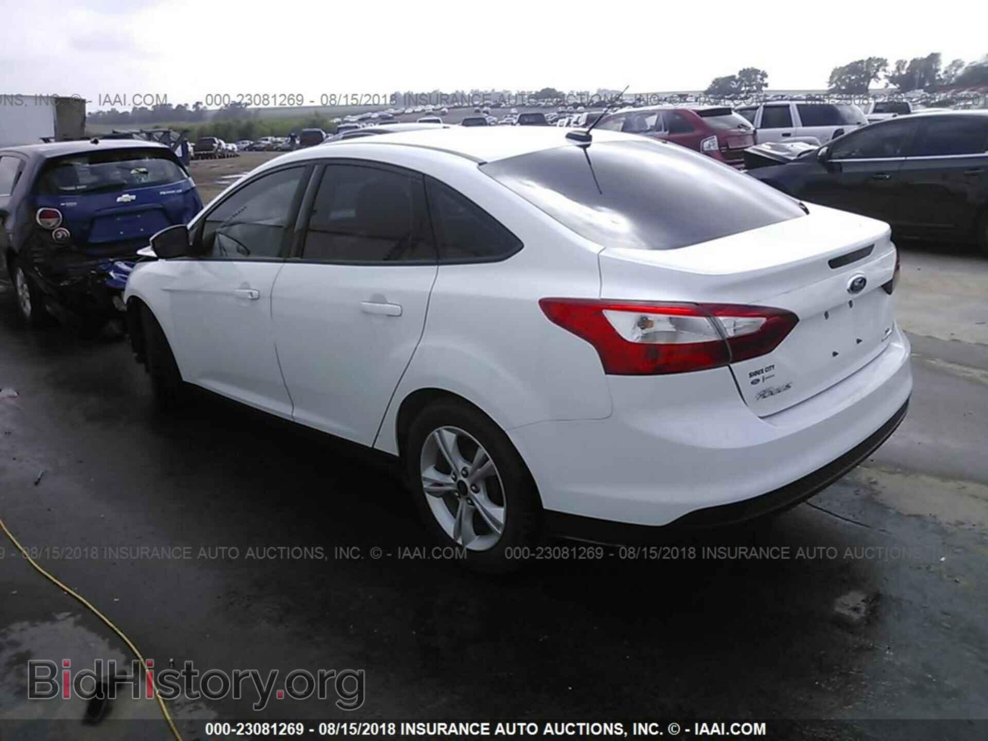 2014 Ford Focus - VIN: 1FADP3F22EL420751 - Photo 3