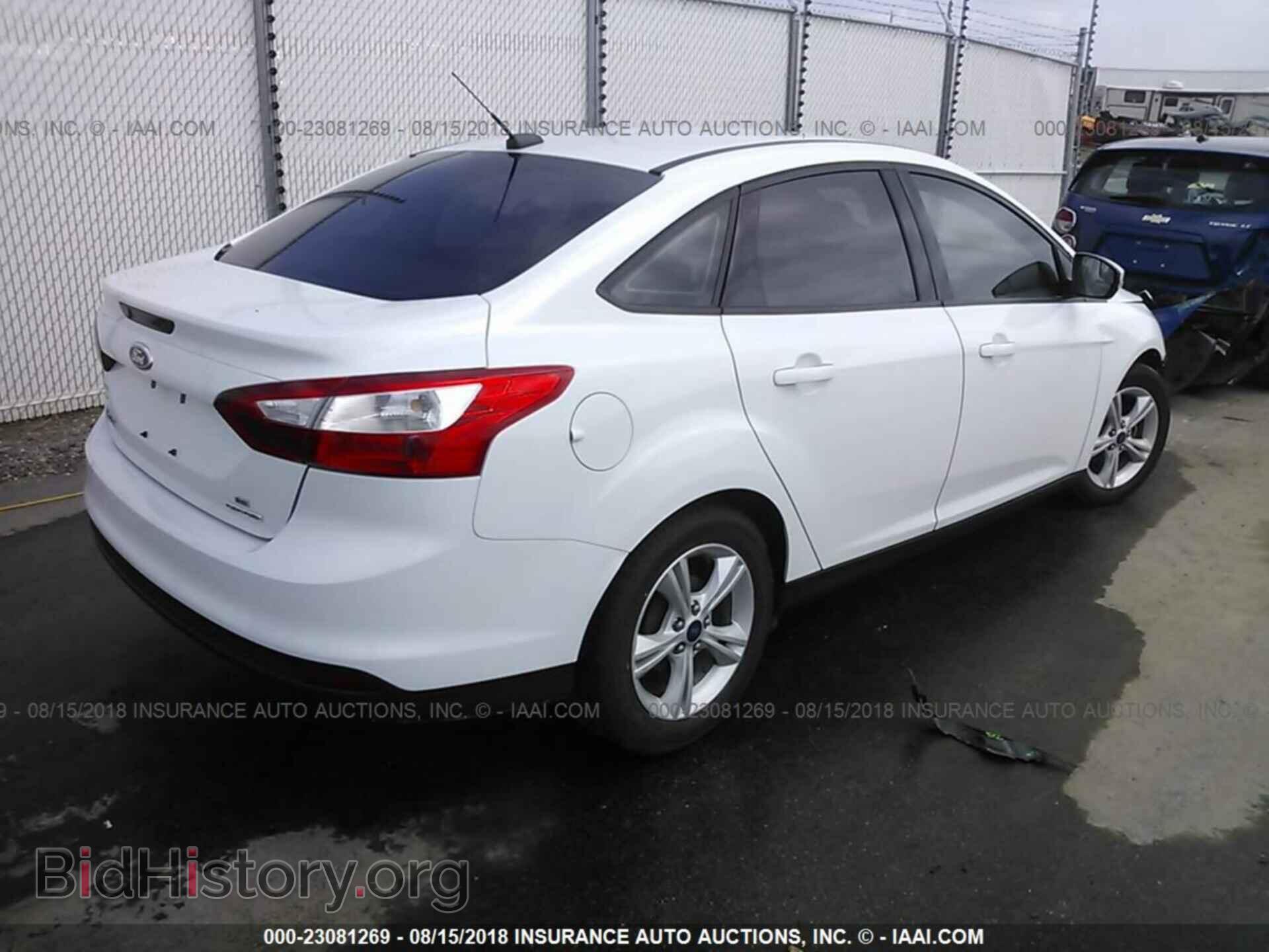 2014 Ford Focus - VIN: 1FADP3F22EL420751 - Photo 4