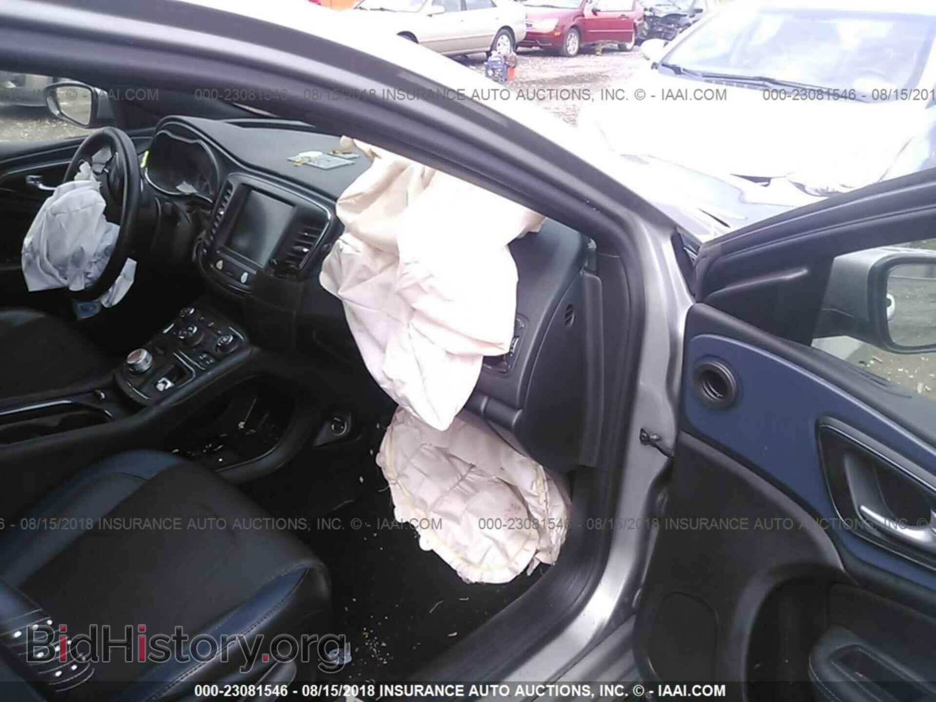 2016 Chrysler 200 - VIN: 1C3CCCBB9GN145673 - Photo 5