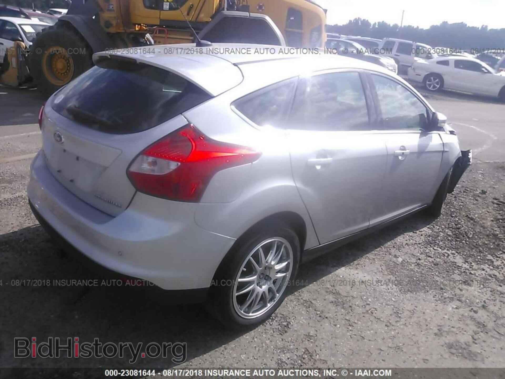 2012 Ford Focus - VIN: 1FAHP3N21CL129917 - Photo 4