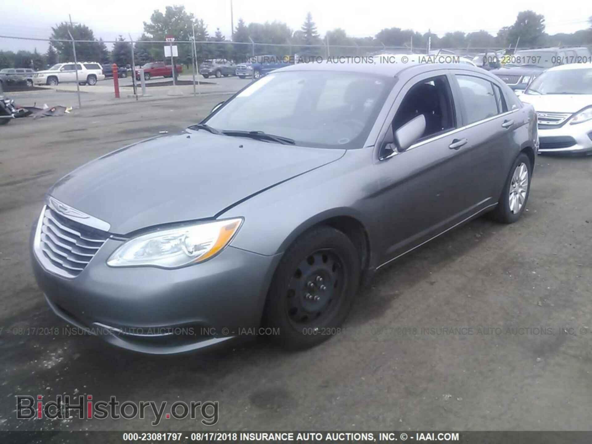 2012 Chrysler 200 - VIN: 1C3CCBAB7CN281919 - Фото 2