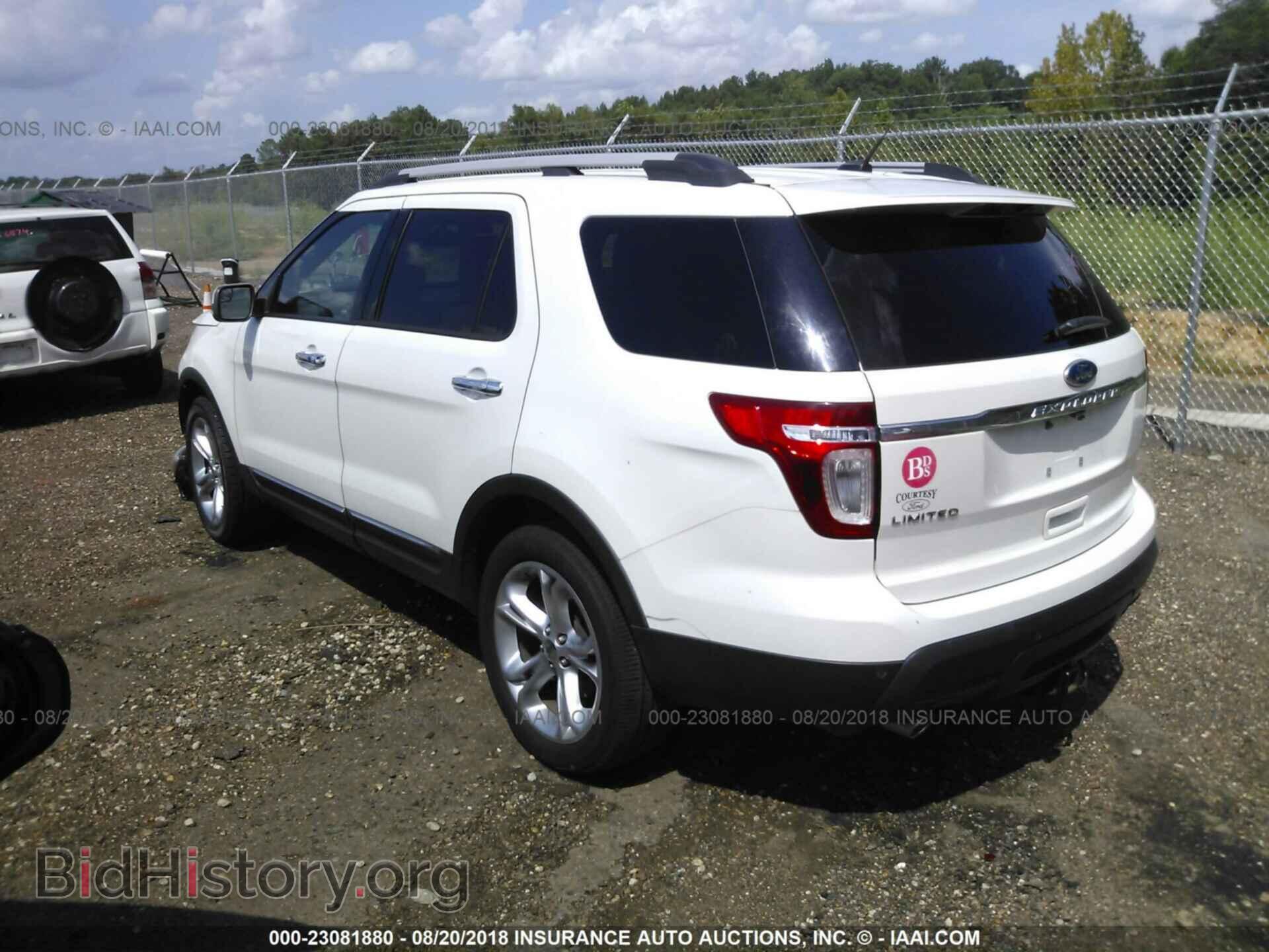2011 Ford Explorer - VIN: 1FMHK7F82BGA01692 - Photo 3