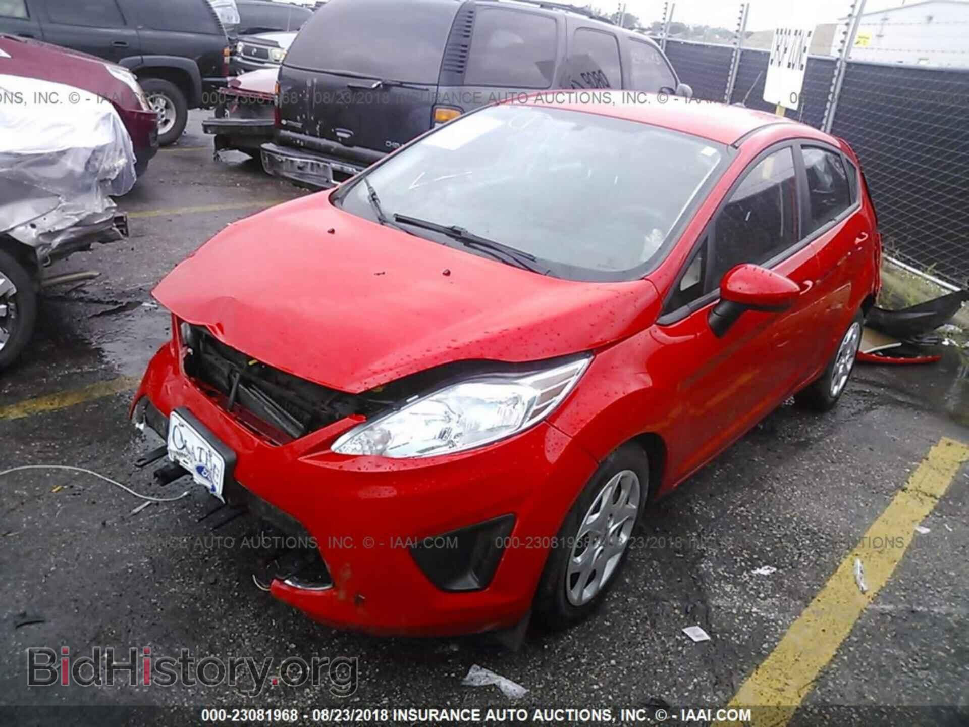 2012 Ford Fiesta - VIN: 3FADP4EJ3CM196108 - Photo 2
