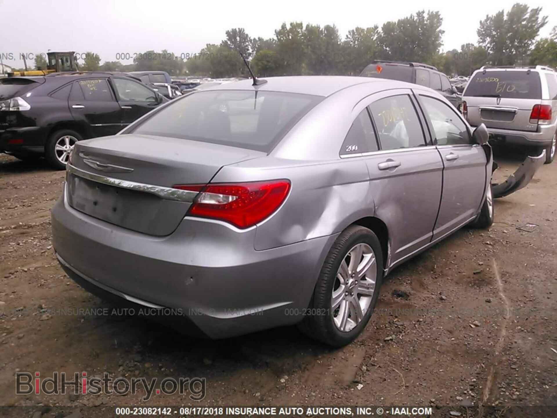 2014 Chrysler 200 - VIN: 1C3CCBBB4EN107467 - Photo 4