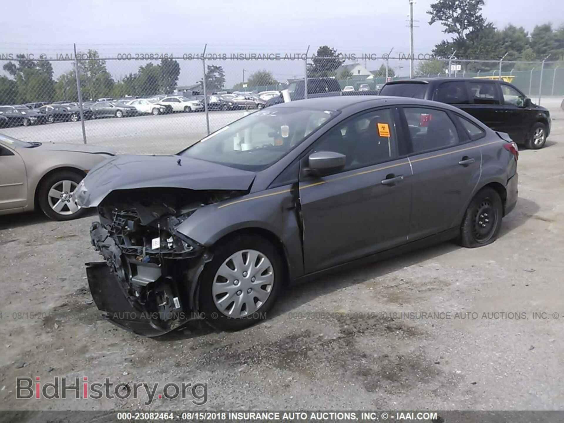 2012 Ford Focus - VIN: 1FAHP3F26CL404860 - Фото 2