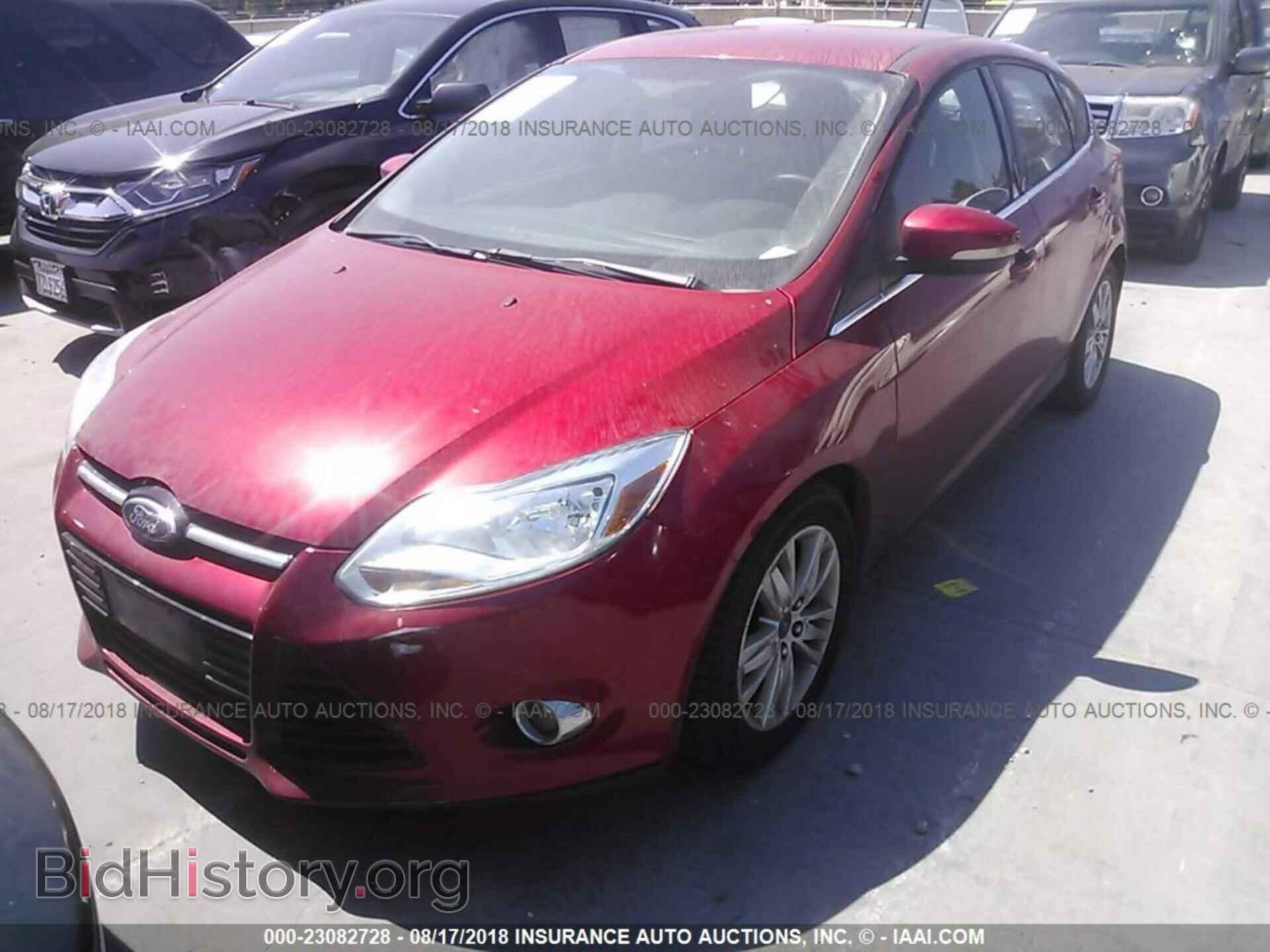 2012 Ford Focus - VIN: 1FAHP3M26CL372463 - Photo 2