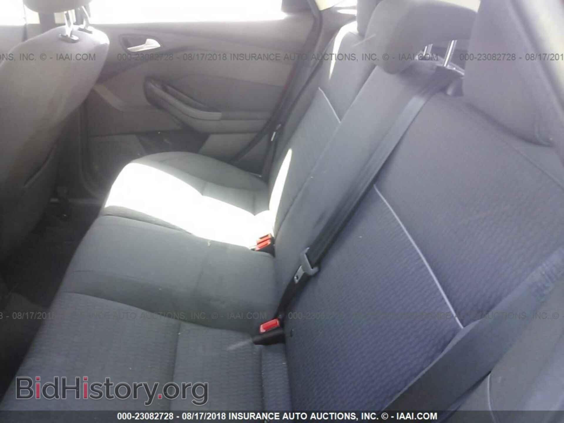 2012 Ford Focus - VIN: 1FAHP3M26CL372463 - Photo 8