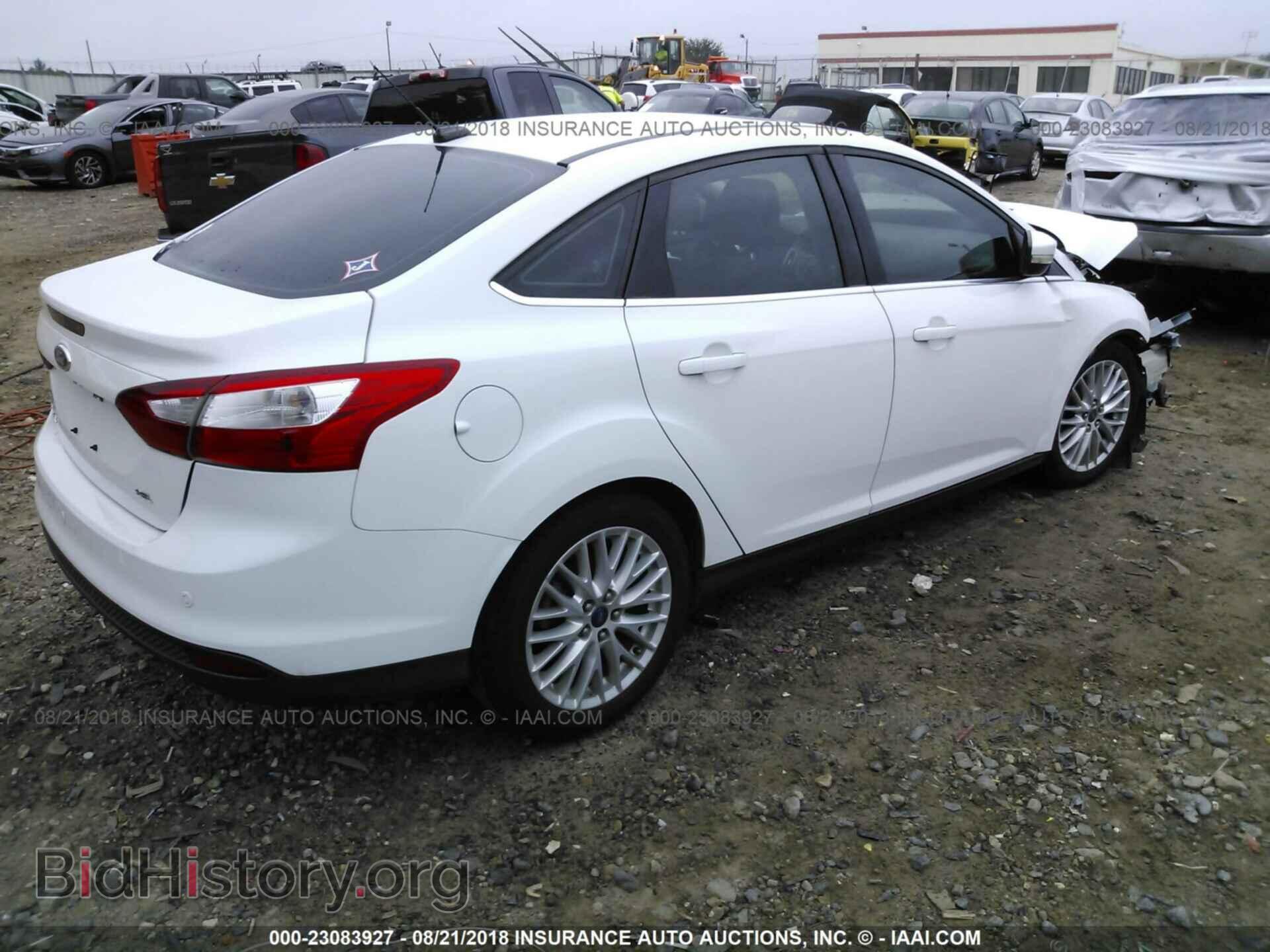 2012 Ford Focus - VIN: 1FAHP3H26CL338940 - Photo 4