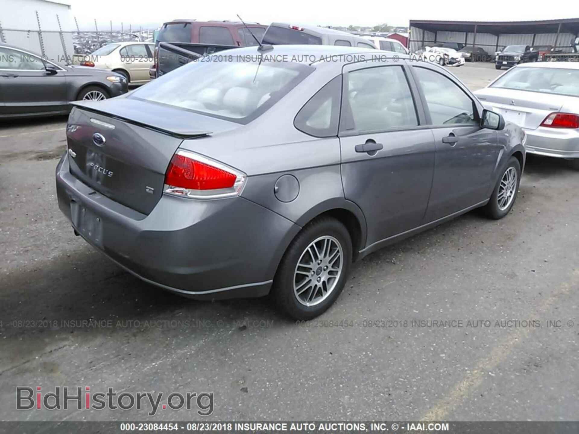 2011 Ford Focus - VIN: 1FAHP3FN8BW112540 - Фото 4