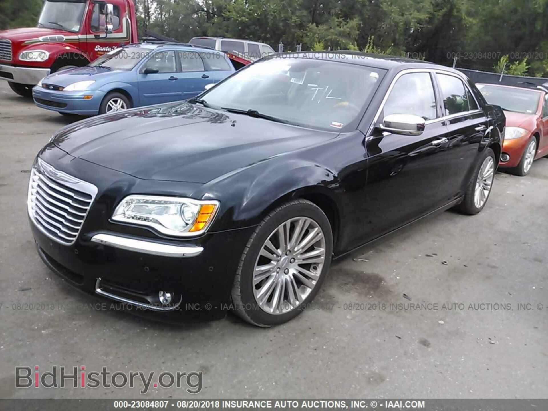 2012 Chrysler 300c - VIN: 2C3CCAETXCH174448 - Photo 2
