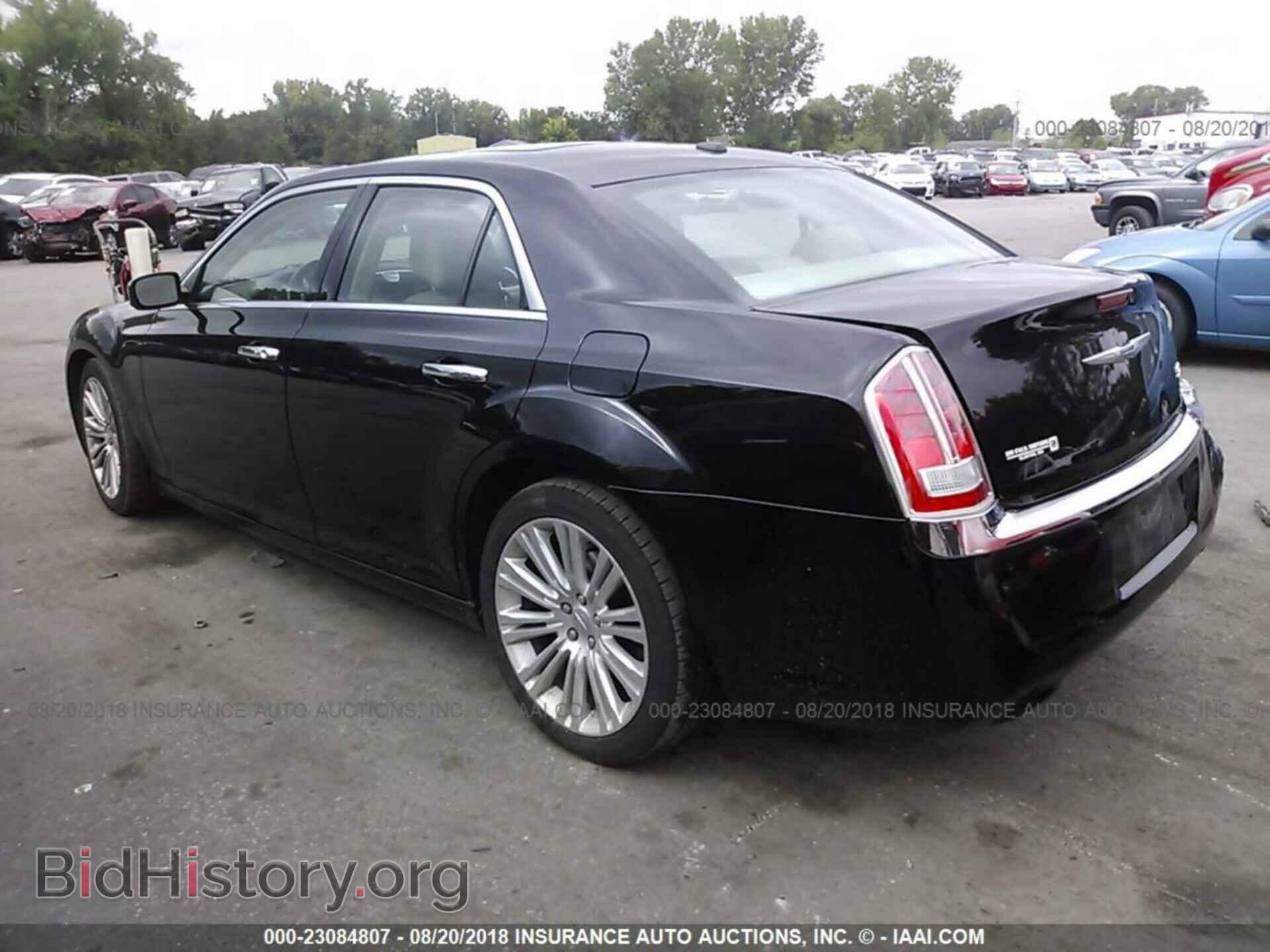 2012 Chrysler 300c - VIN: 2C3CCAETXCH174448 - Photo 3