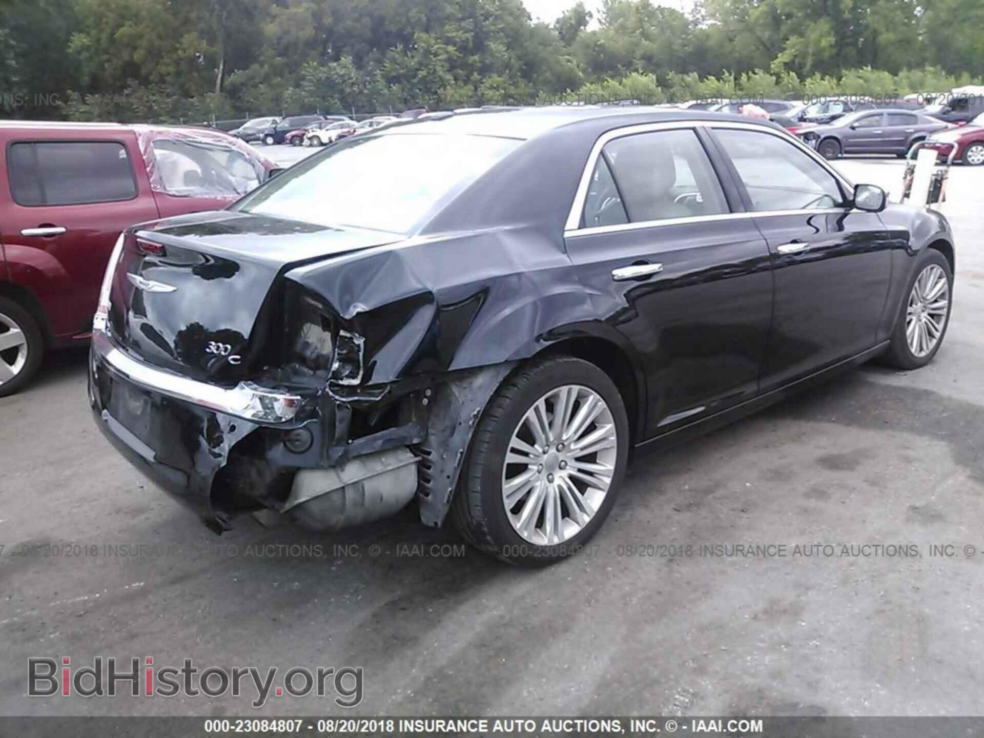 2012 Chrysler 300c - VIN: 2C3CCAETXCH174448 - Photo 4