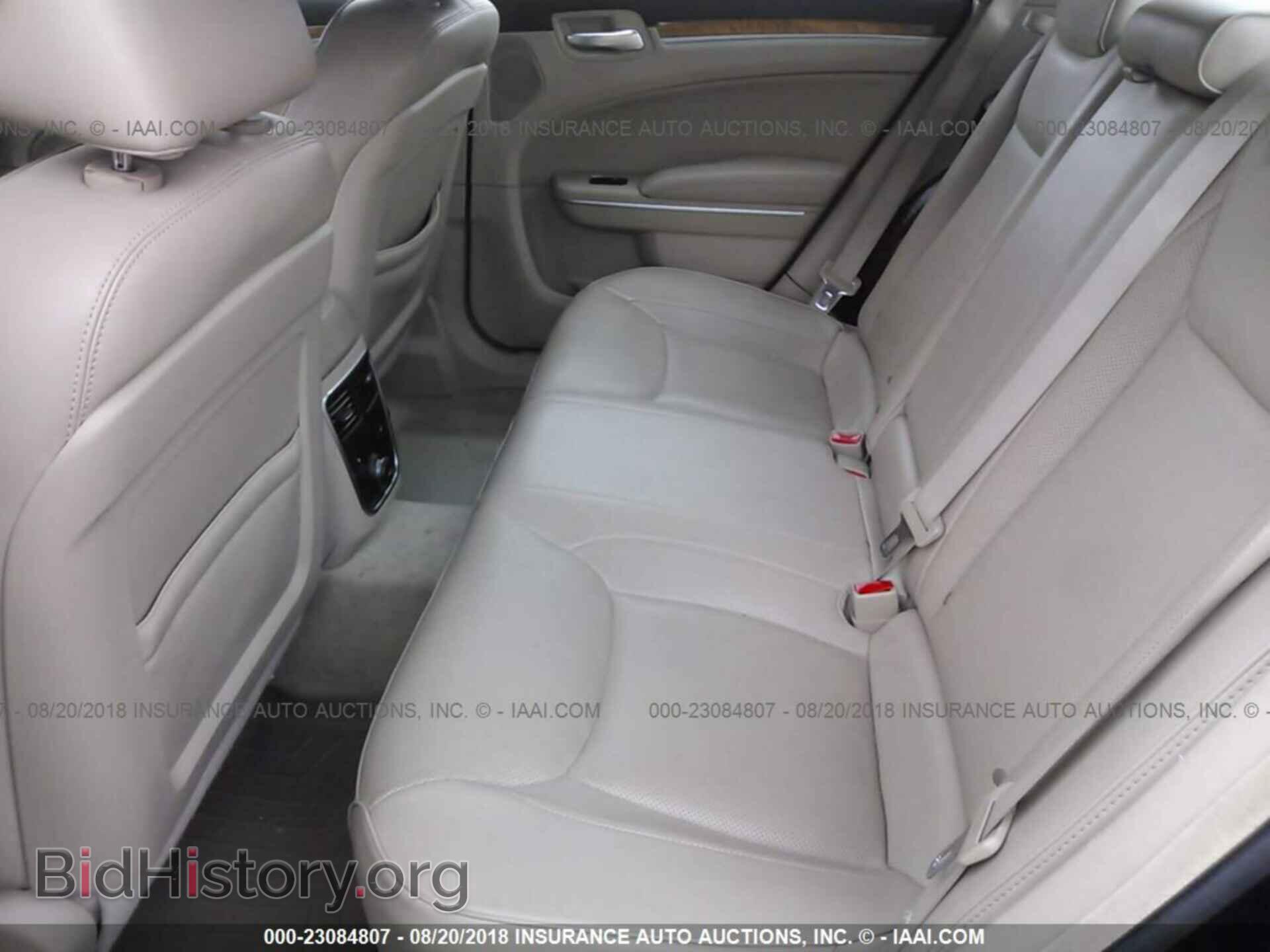 2012 Chrysler 300c - VIN: 2C3CCAETXCH174448 - Photo 8