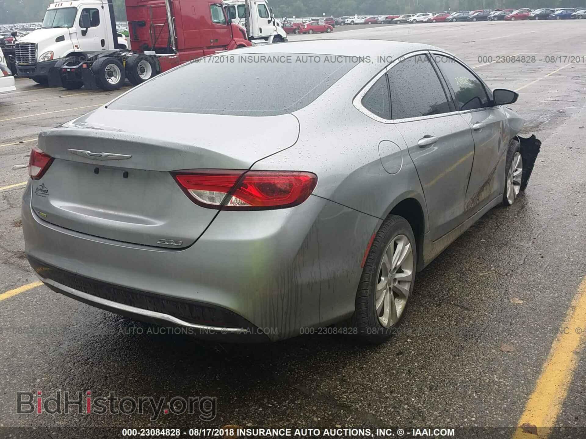 2015 Chrysler 200 - VIN: 1C3CCCAB3FN580169 - Photo 4