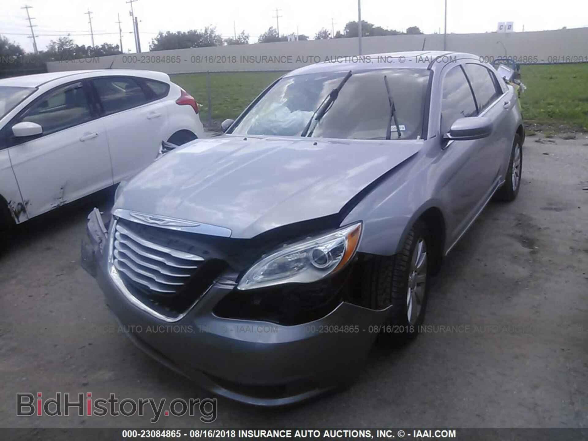 2013 Chrysler 200 - VIN: 1C3CCBBB6DN701587 - Фото 2