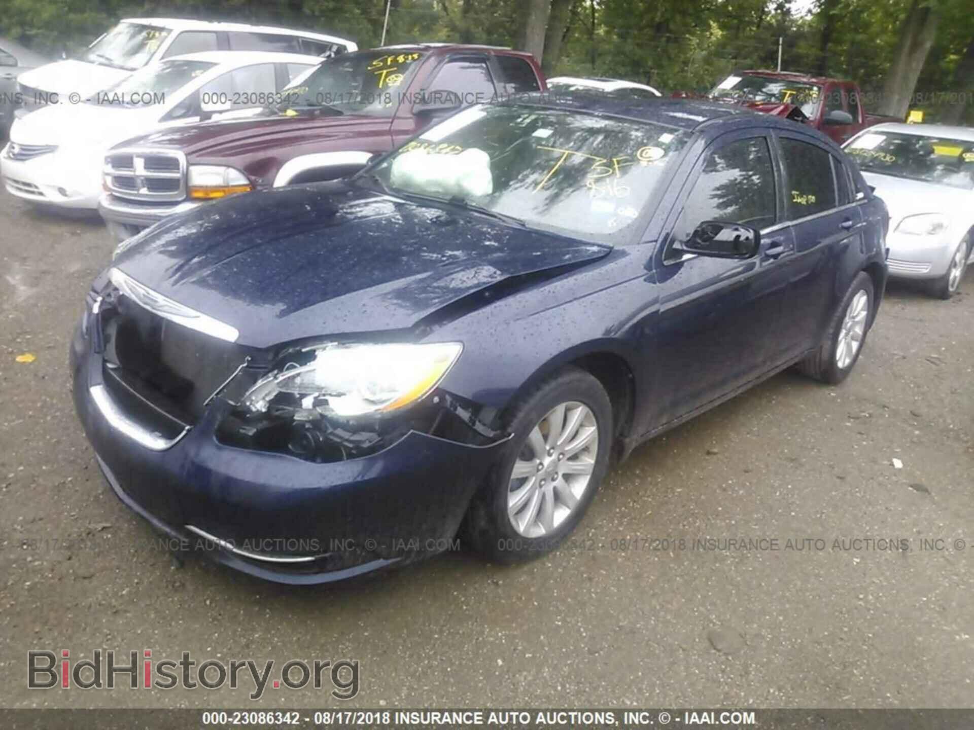 2013 Chrysler 200 - VIN: 1C3CCBBB5DN627529 - Фото 2