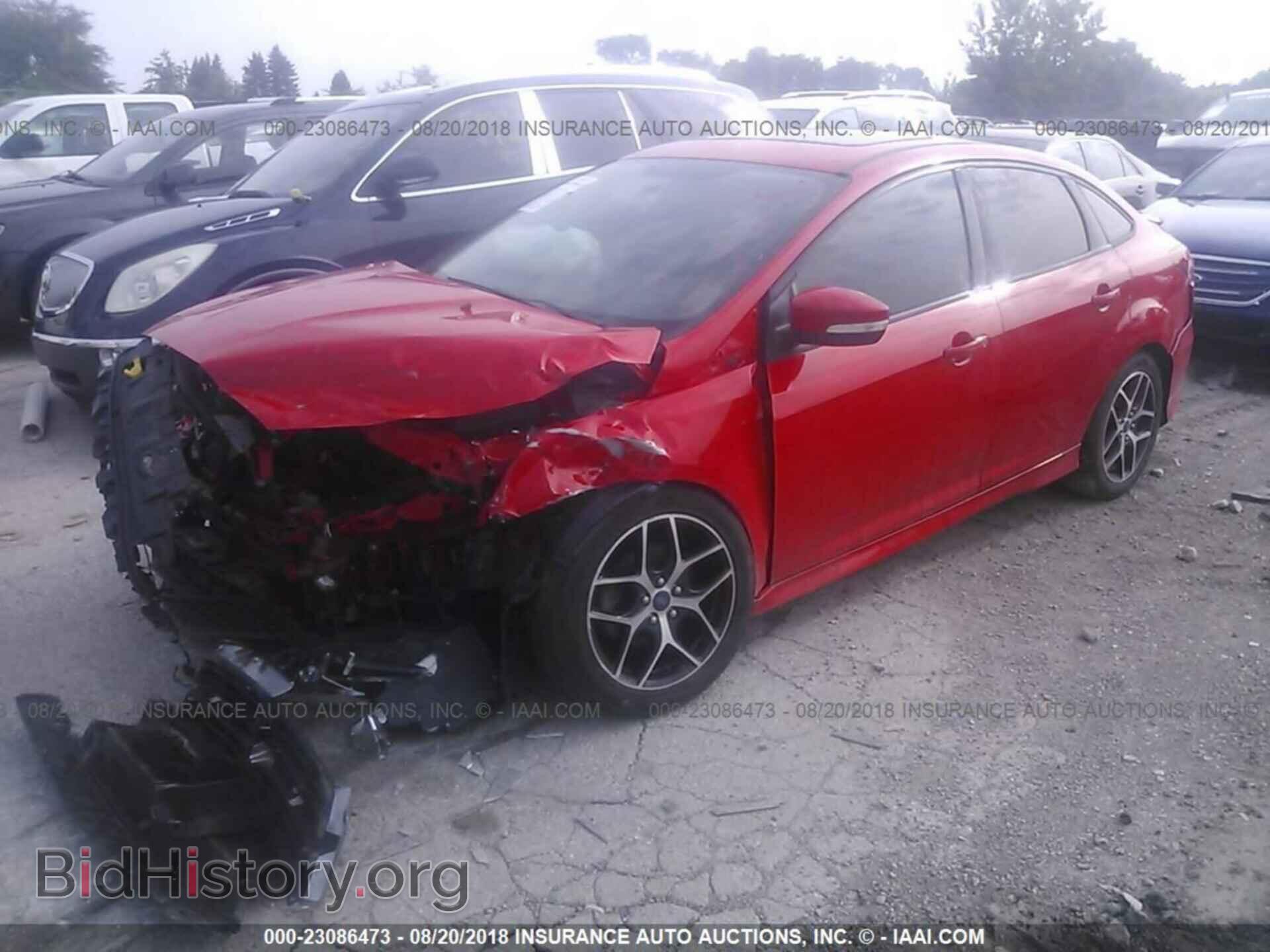 2016 Ford Focus - VIN: 1FADP3F29GL229749 - Photo 2