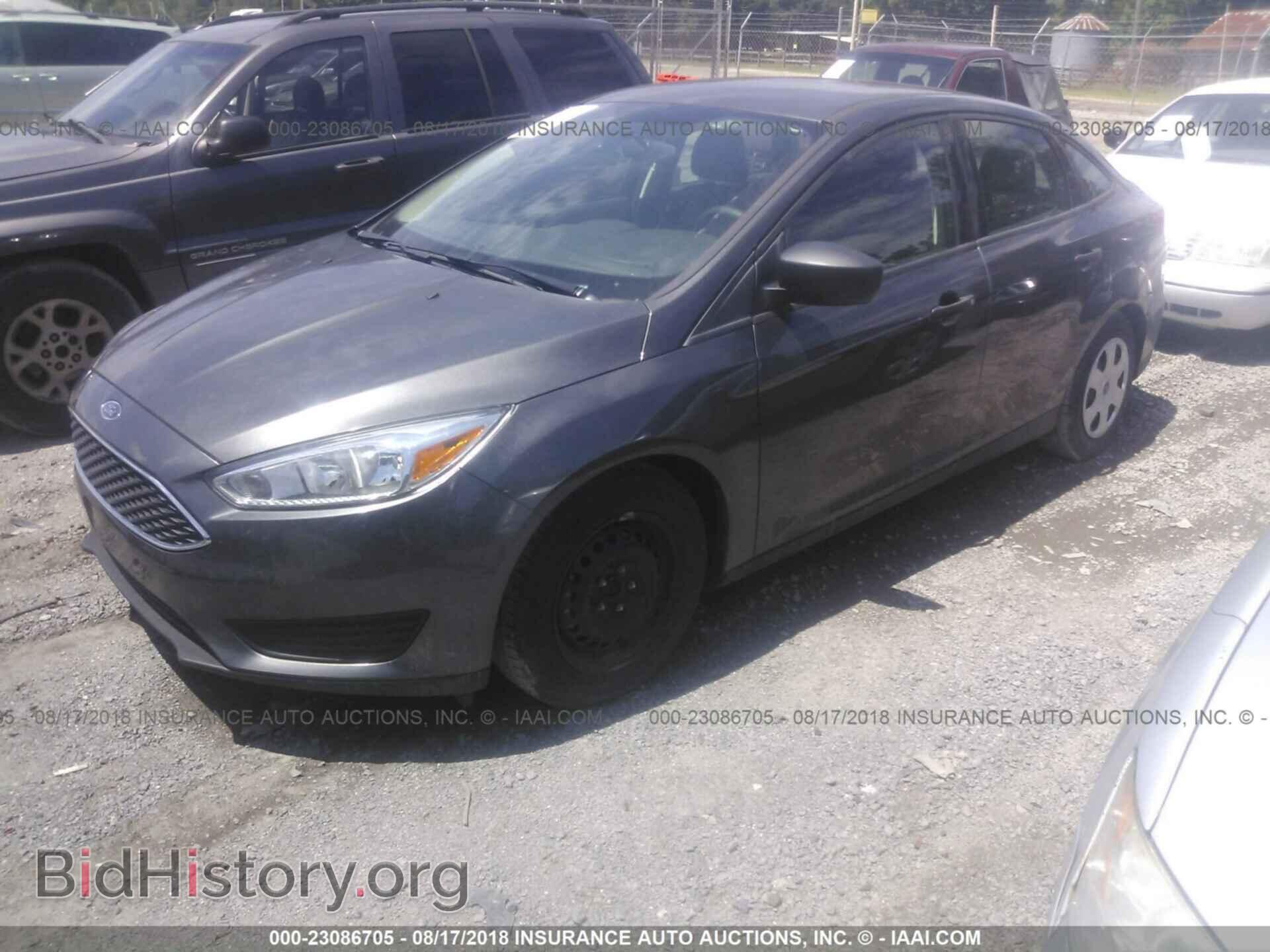 2016 Ford Focus - VIN: 1FADP3E2XGL201055 - Фото 2