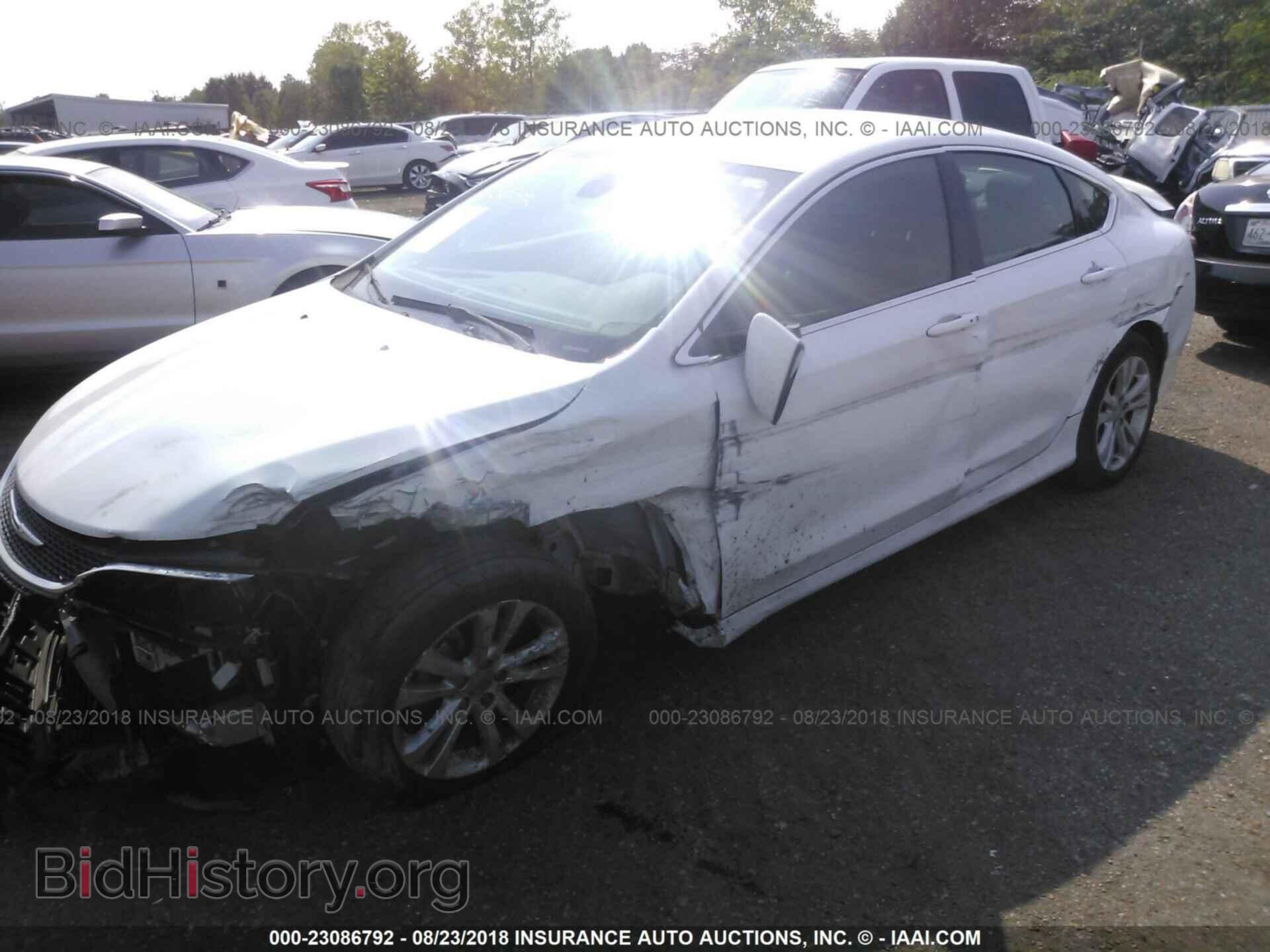 2015 Chrysler 200 - VIN: 1C3CCCAB6FN586984 - Photo 2