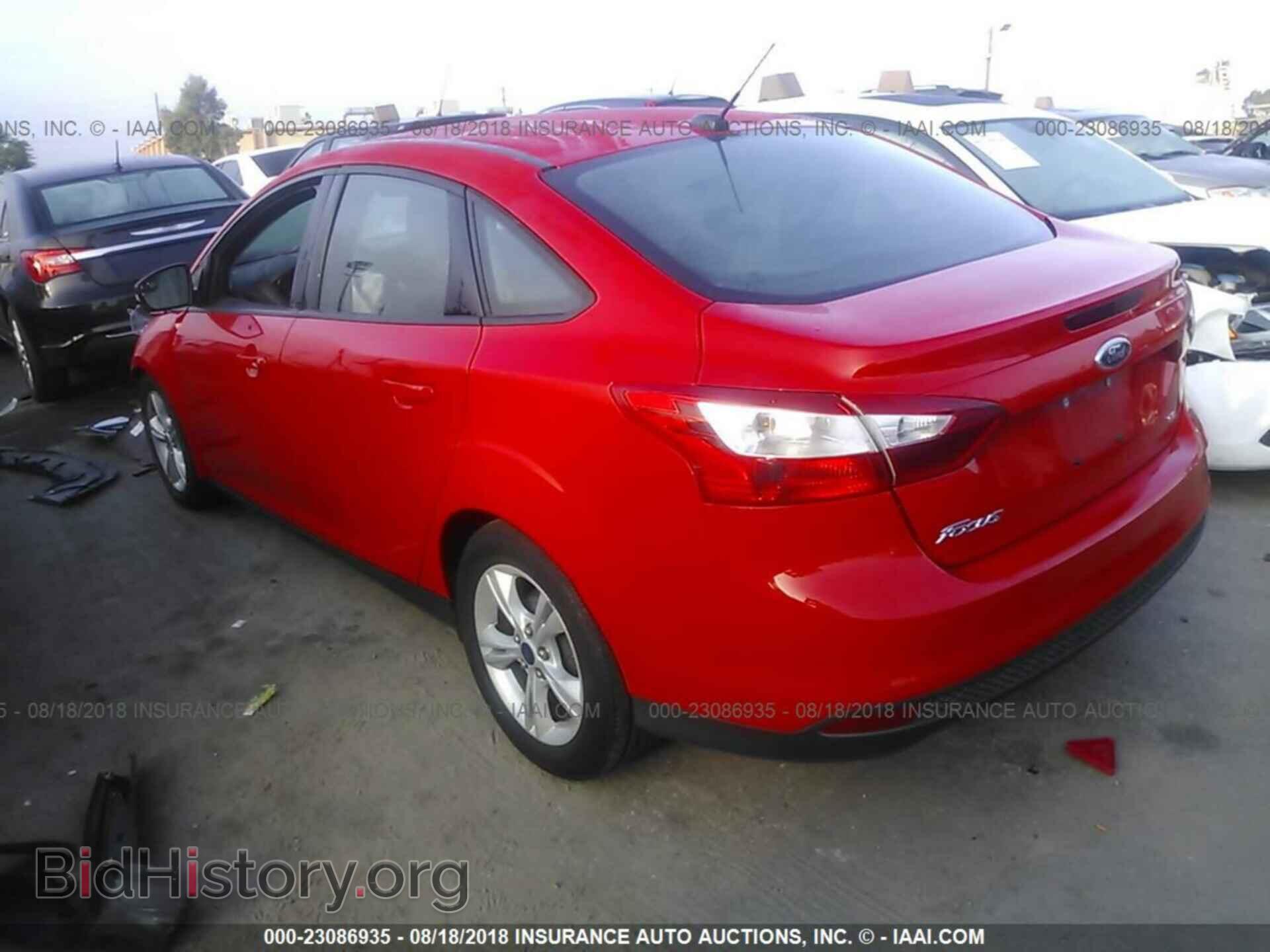 2014 Ford Focus - VIN: 1FADP3F24EL453296 - Photo 3