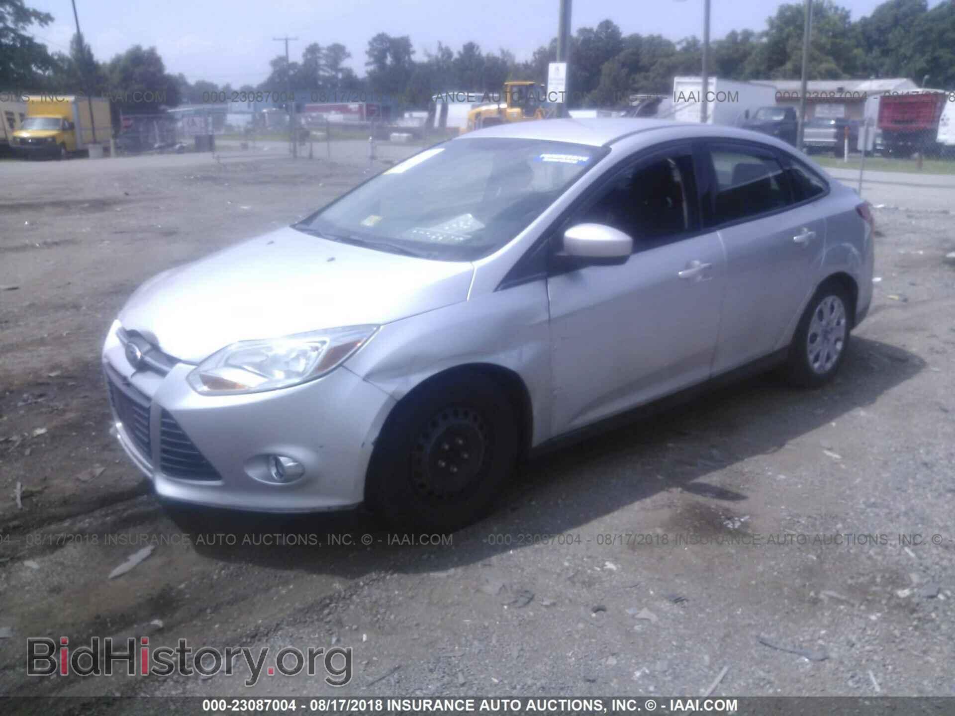 2012 Ford Focus - VIN: 1FAHP3F28CL224697 - Photo 2