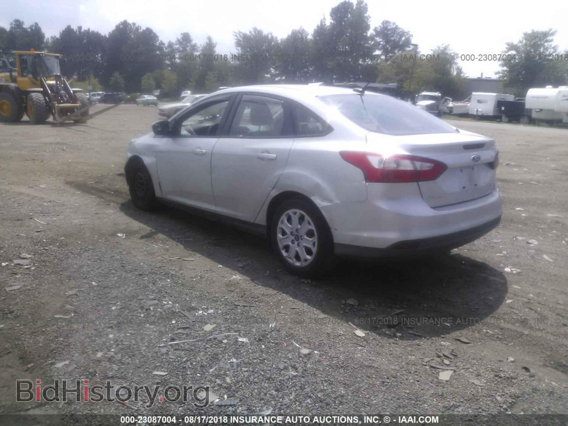 2012 Ford Focus - VIN: 1FAHP3F28CL224697 - Photo 3
