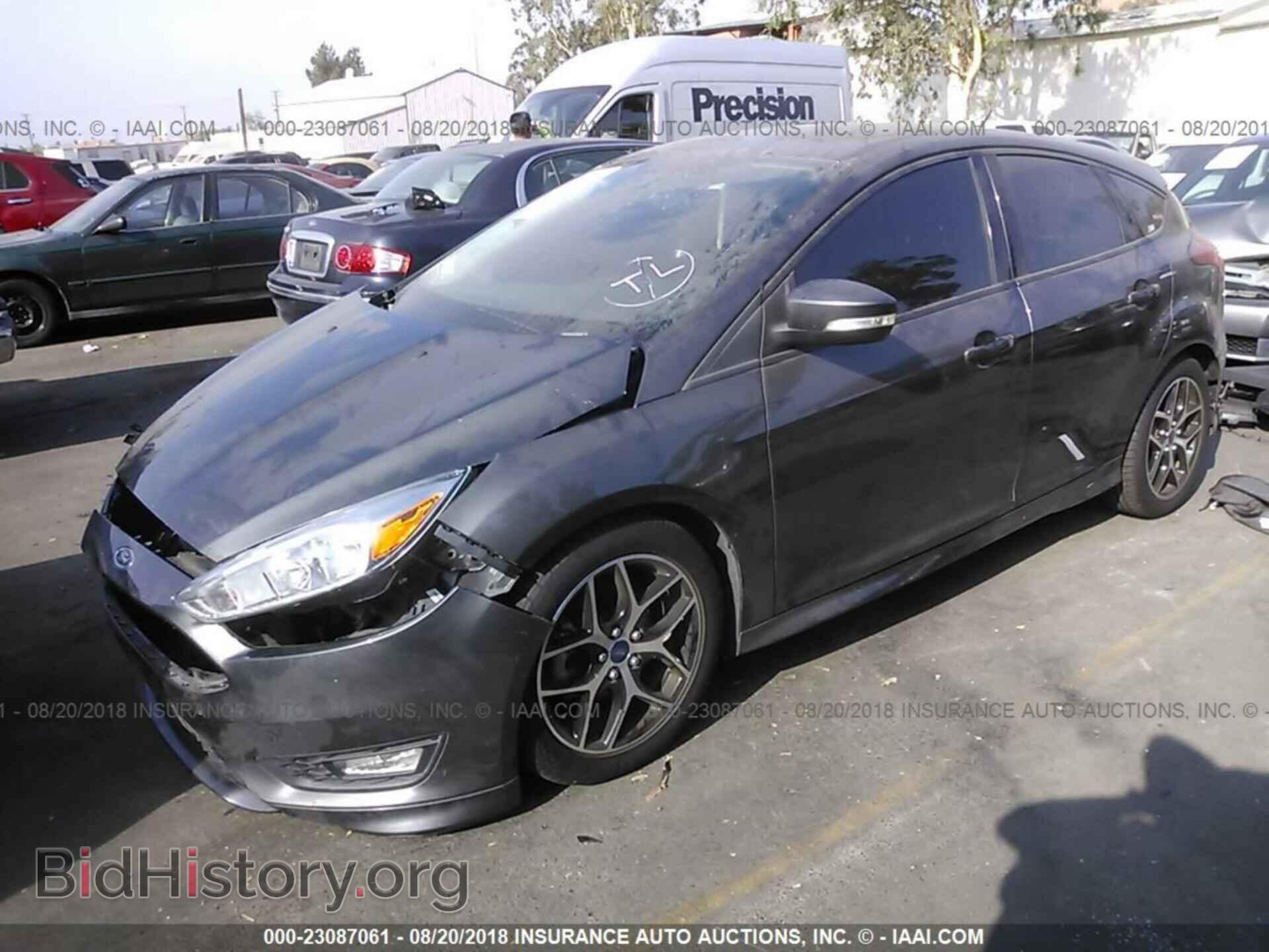 2015 Ford Focus - VIN: 1FADP3K21FL358024 - Photo 2