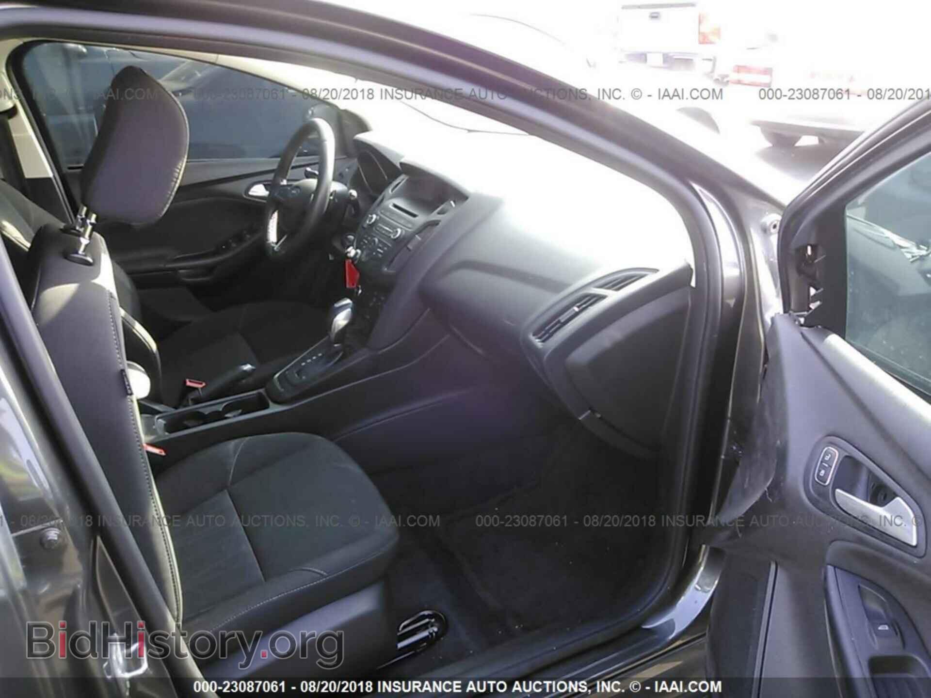 2015 Ford Focus - VIN: 1FADP3K21FL358024 - Photo 5