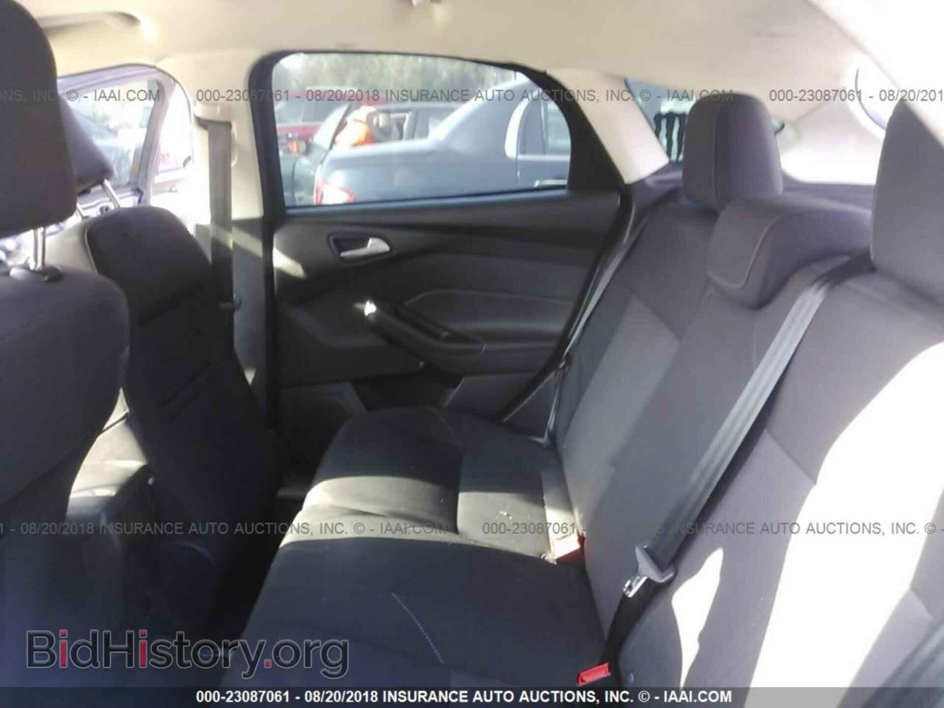2015 Ford Focus - VIN: 1FADP3K21FL358024 - Photo 8