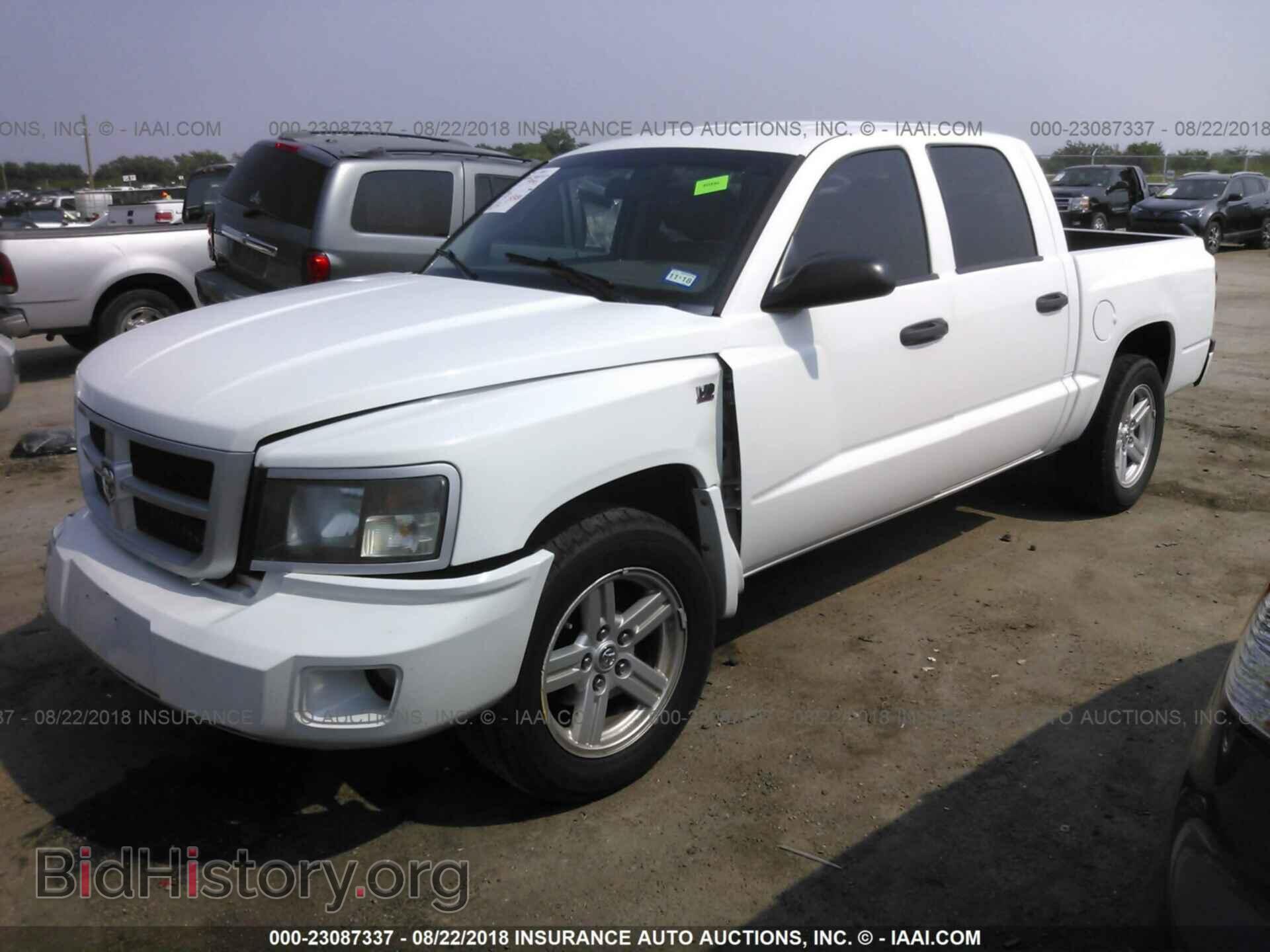 2011 Dodge Dakota - VIN: 1D7RE3GP9BS636281 - Фото 2