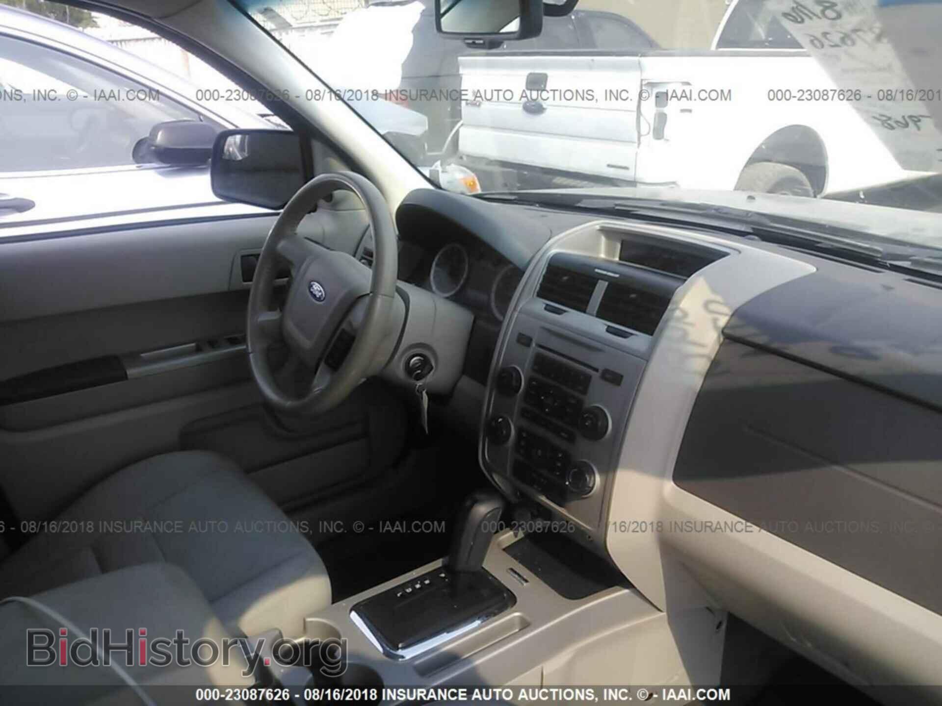 2011 Ford Escape - VIN: 1FMCU9D70BKA74941 - Фото 5