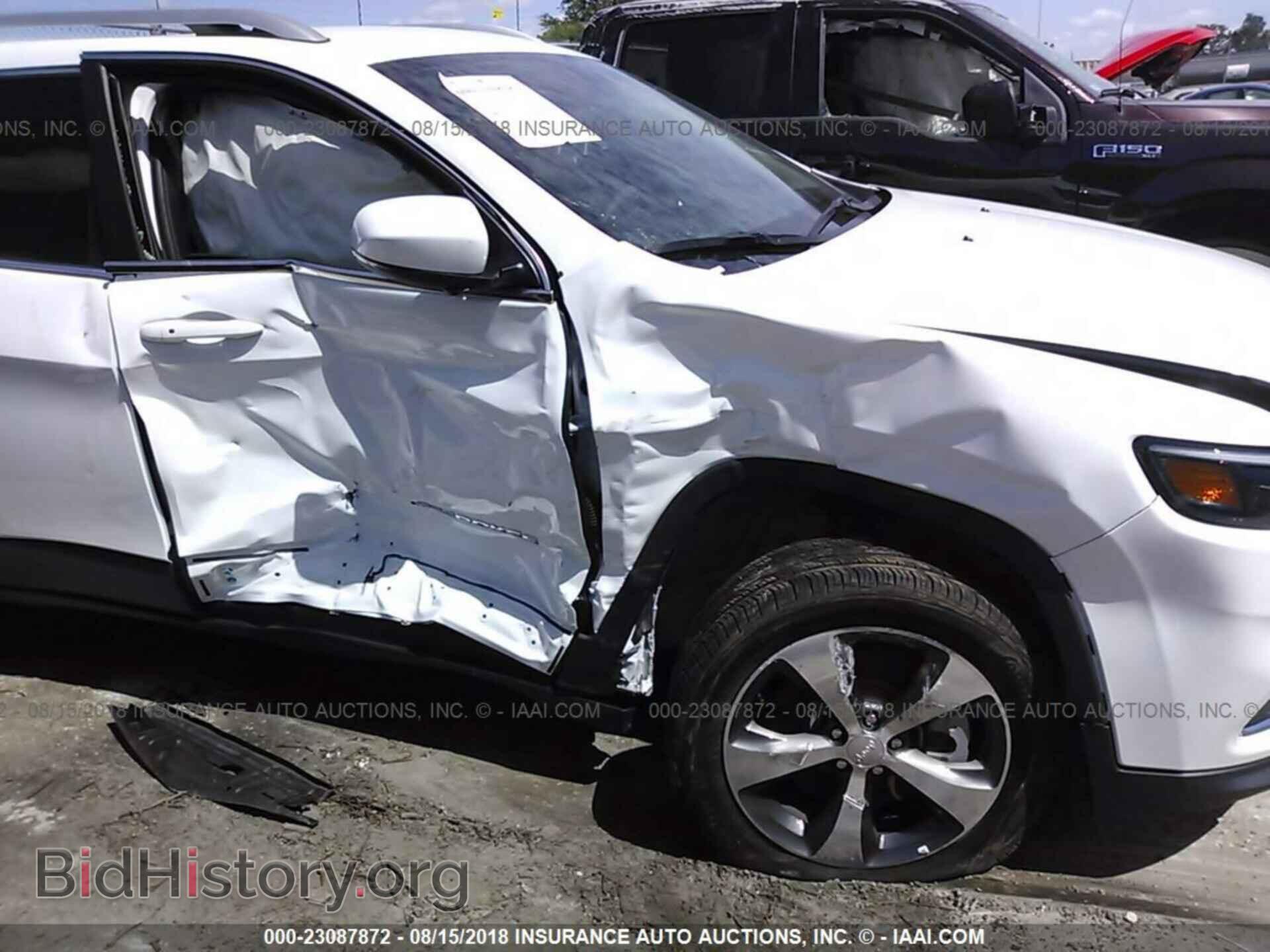 2019 Jeep Cherokee - VIN: 1C4PJLDB2KD170400 - Photo 6